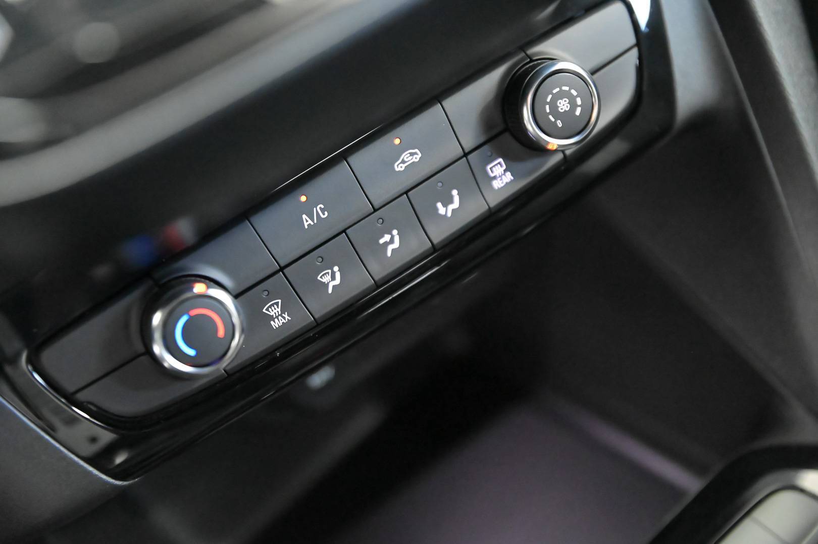 OPEL Corsa - Foto 15