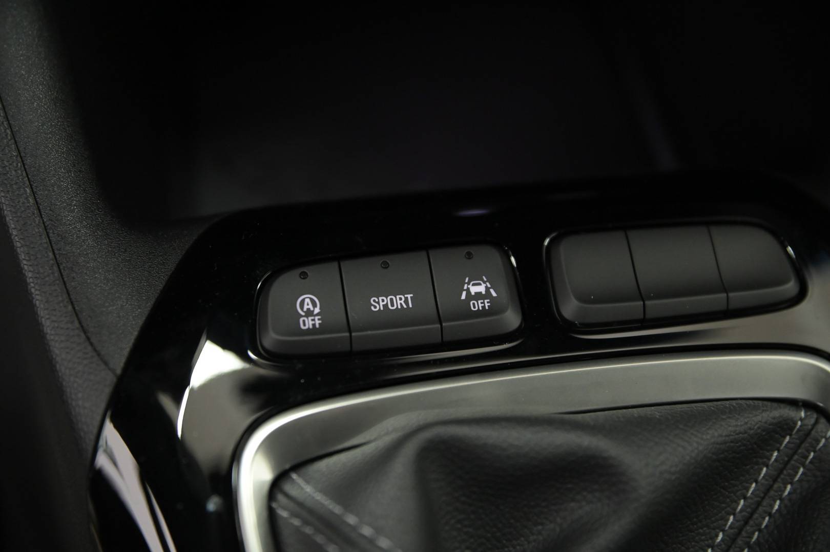 OPEL Corsa - Foto 24
