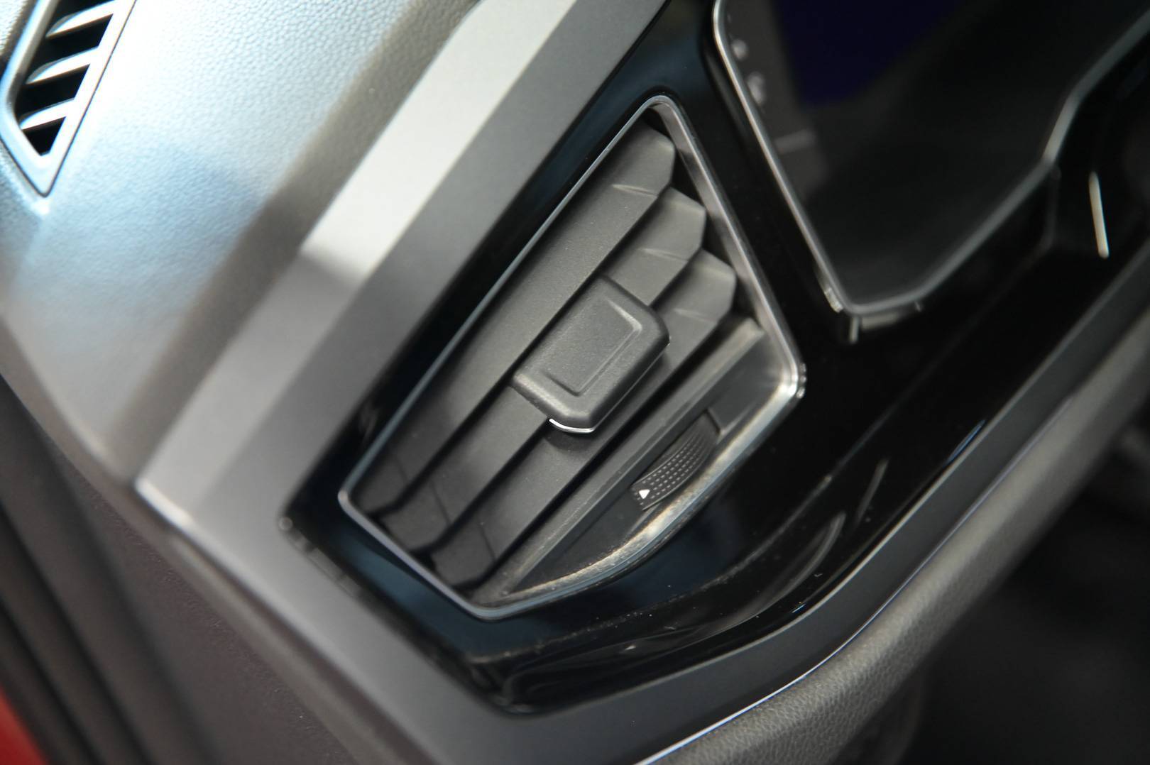 VOLKSWAGEN Taigo - Foto 11