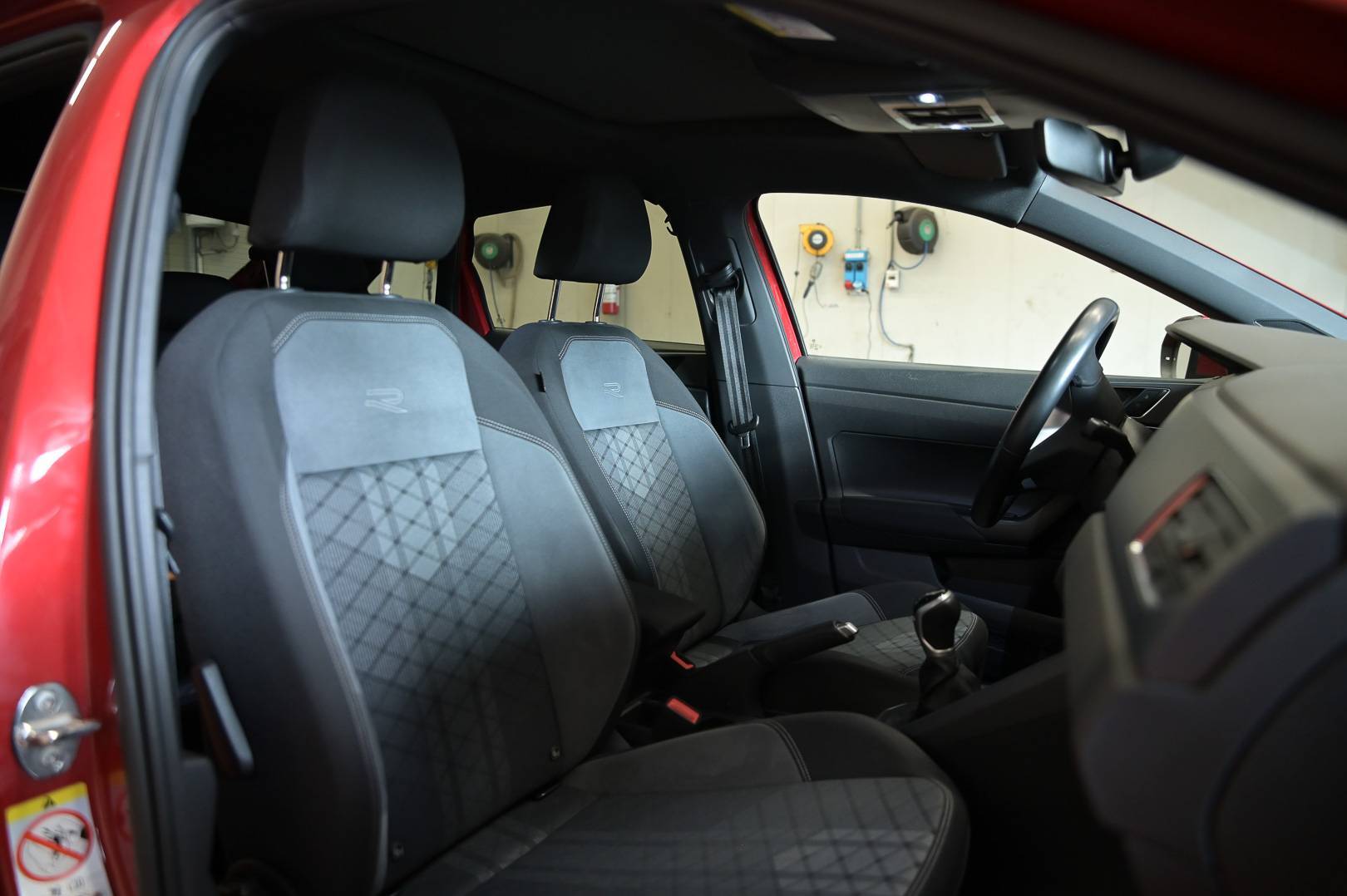 VOLKSWAGEN Taigo - Foto 21