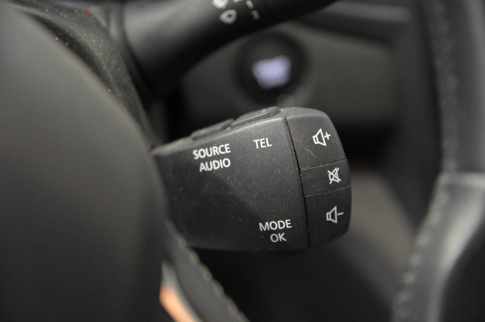 RENAULT Megane - Foto 21