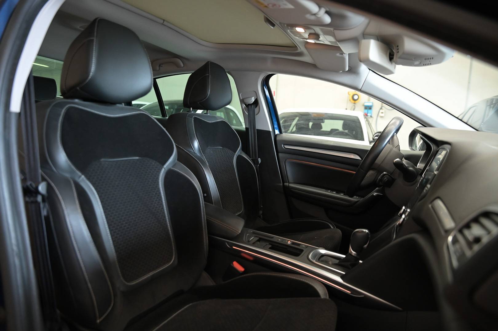 RENAULT Megane - Foto 24