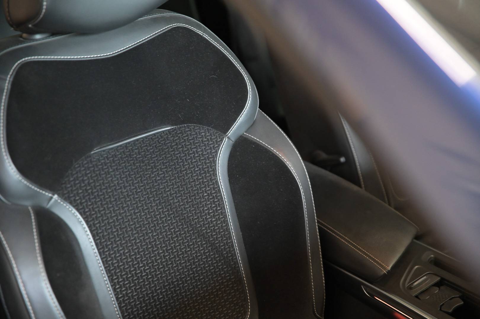 RENAULT Megane - Foto 25