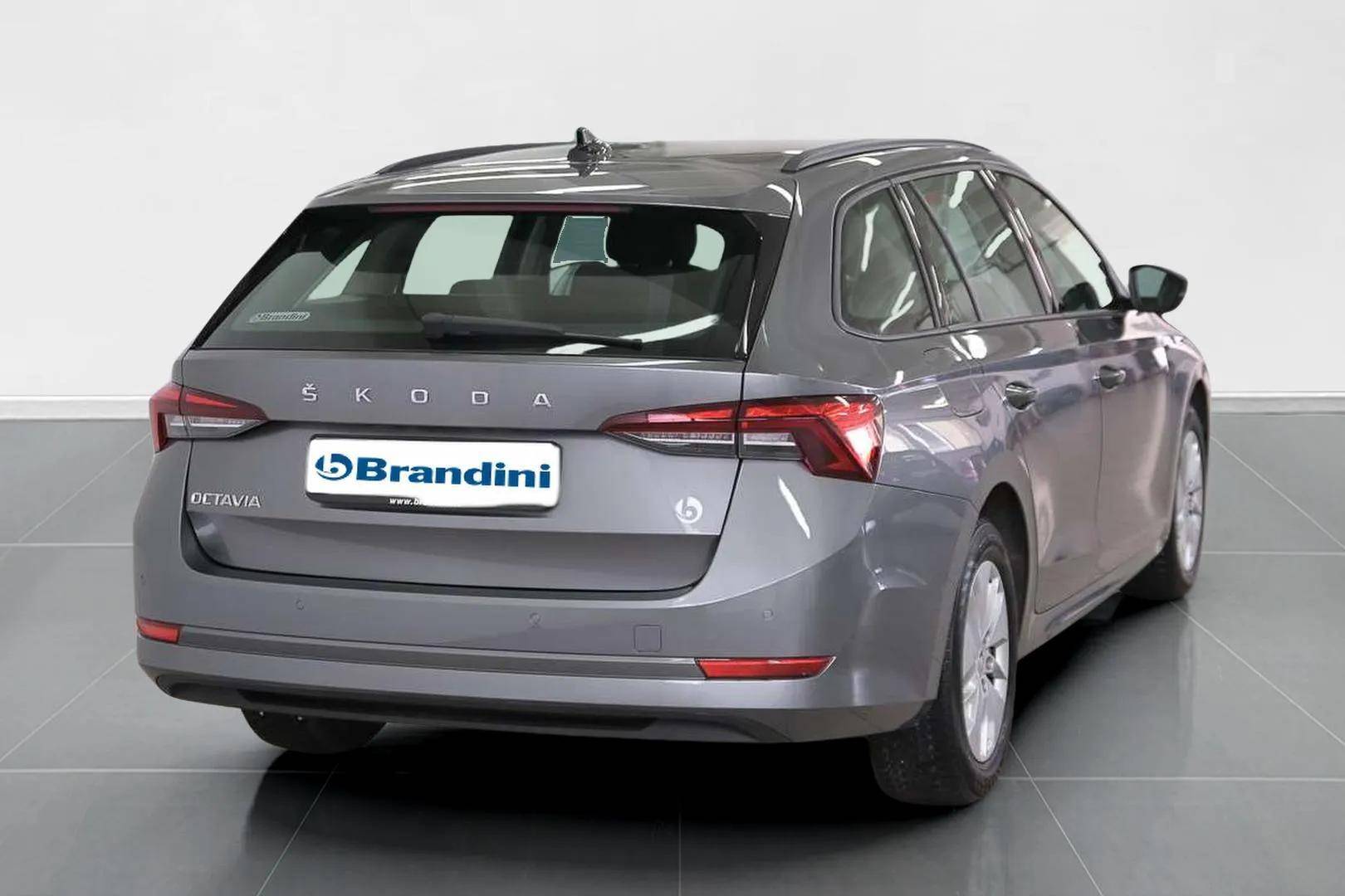 SKODA Octavia Wagon - Foto 4