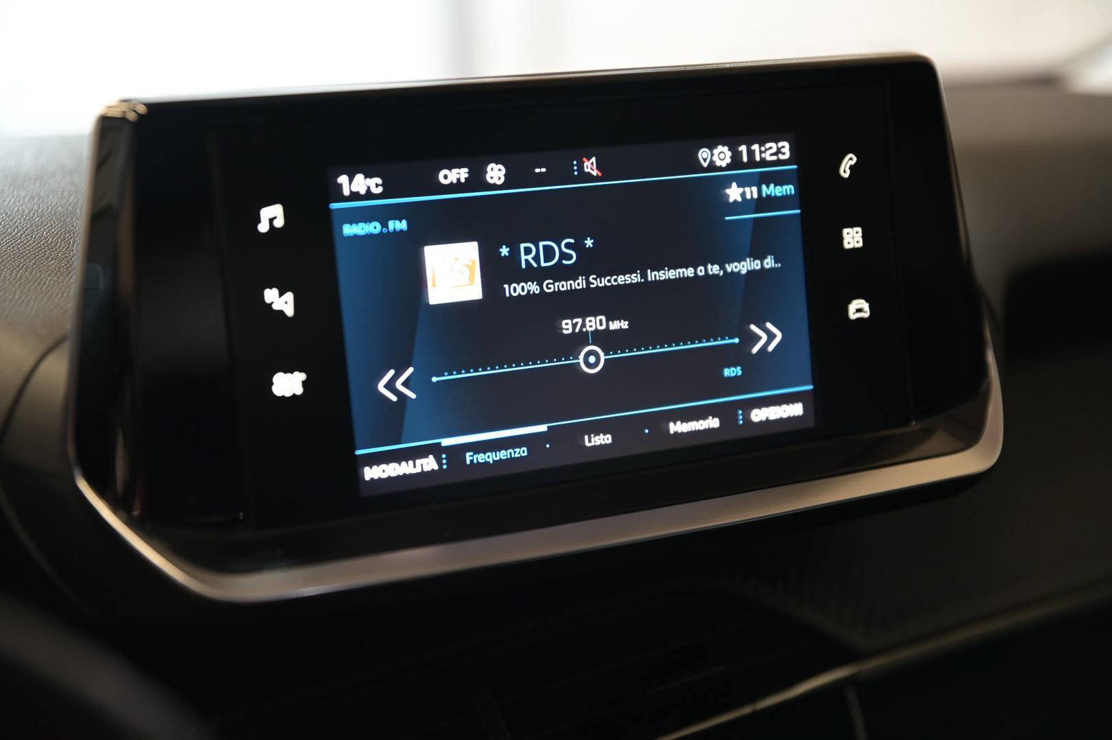 PEUGEOT 2008 - Foto 23