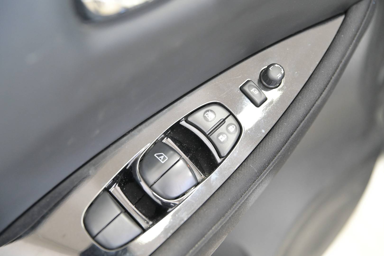 NISSAN Leaf - Foto 10