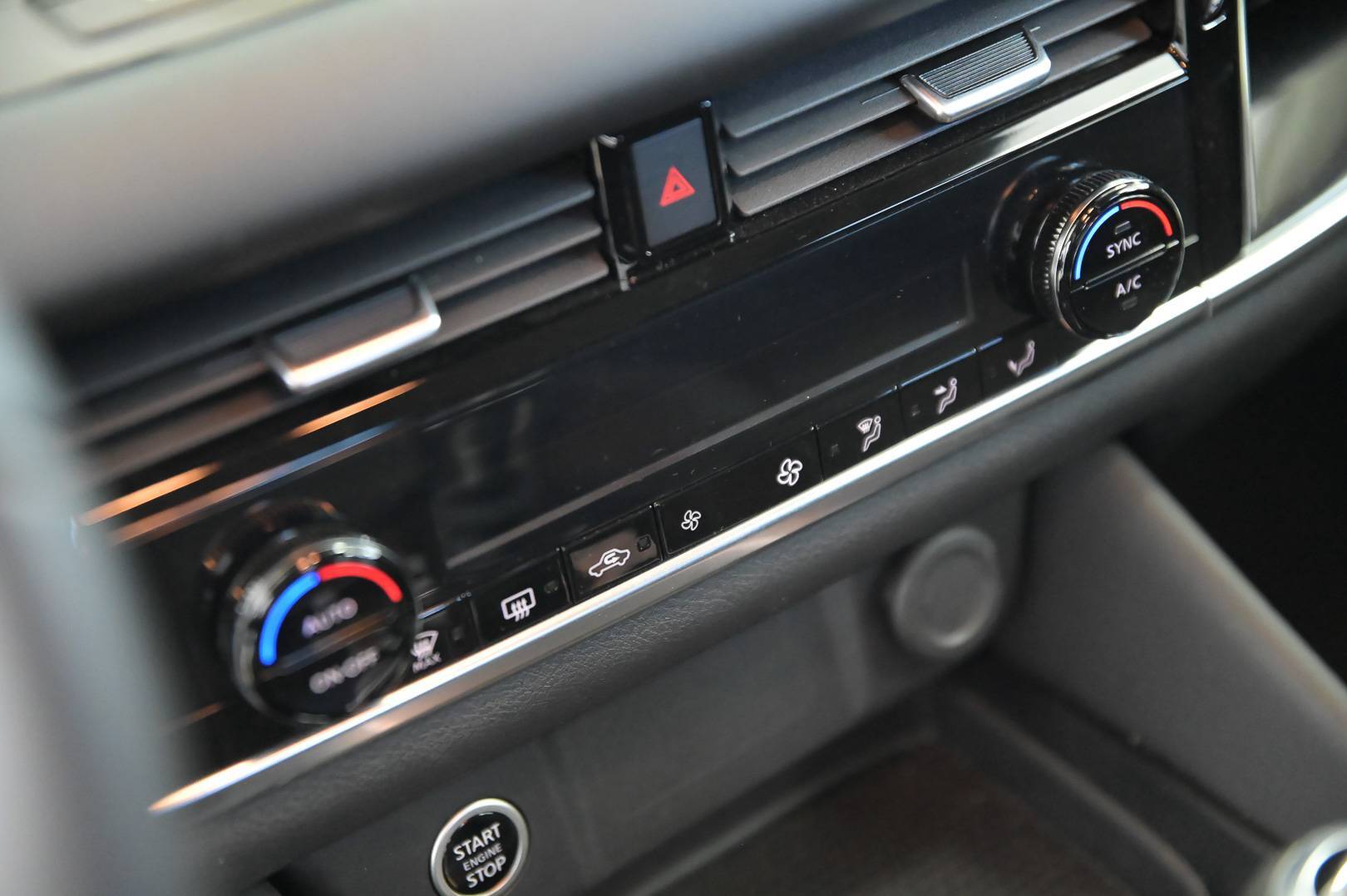 NISSAN Qashqai - Foto 25