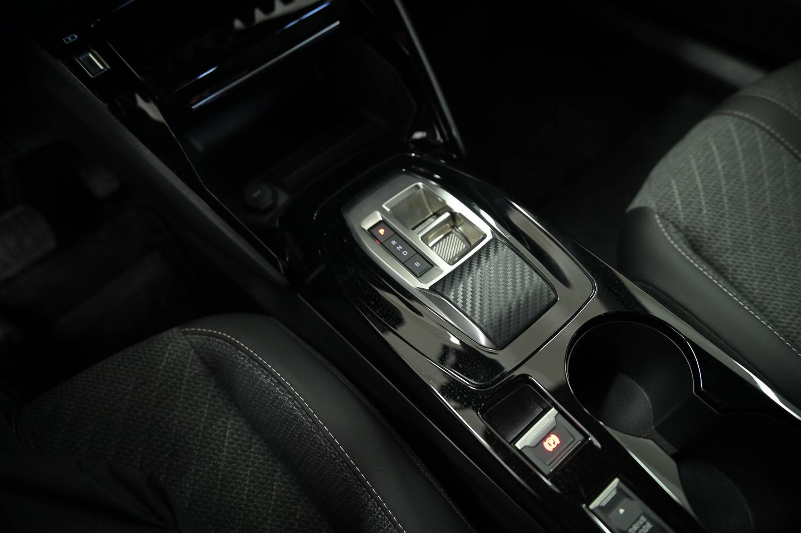 PEUGEOT 2008 - Foto 14