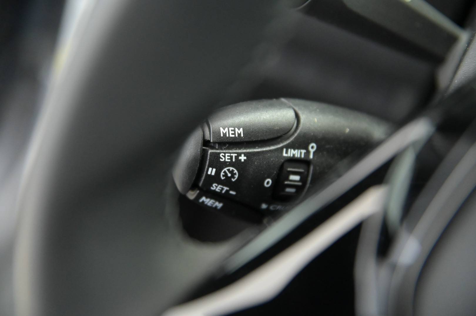 PEUGEOT 2008 - Foto 24