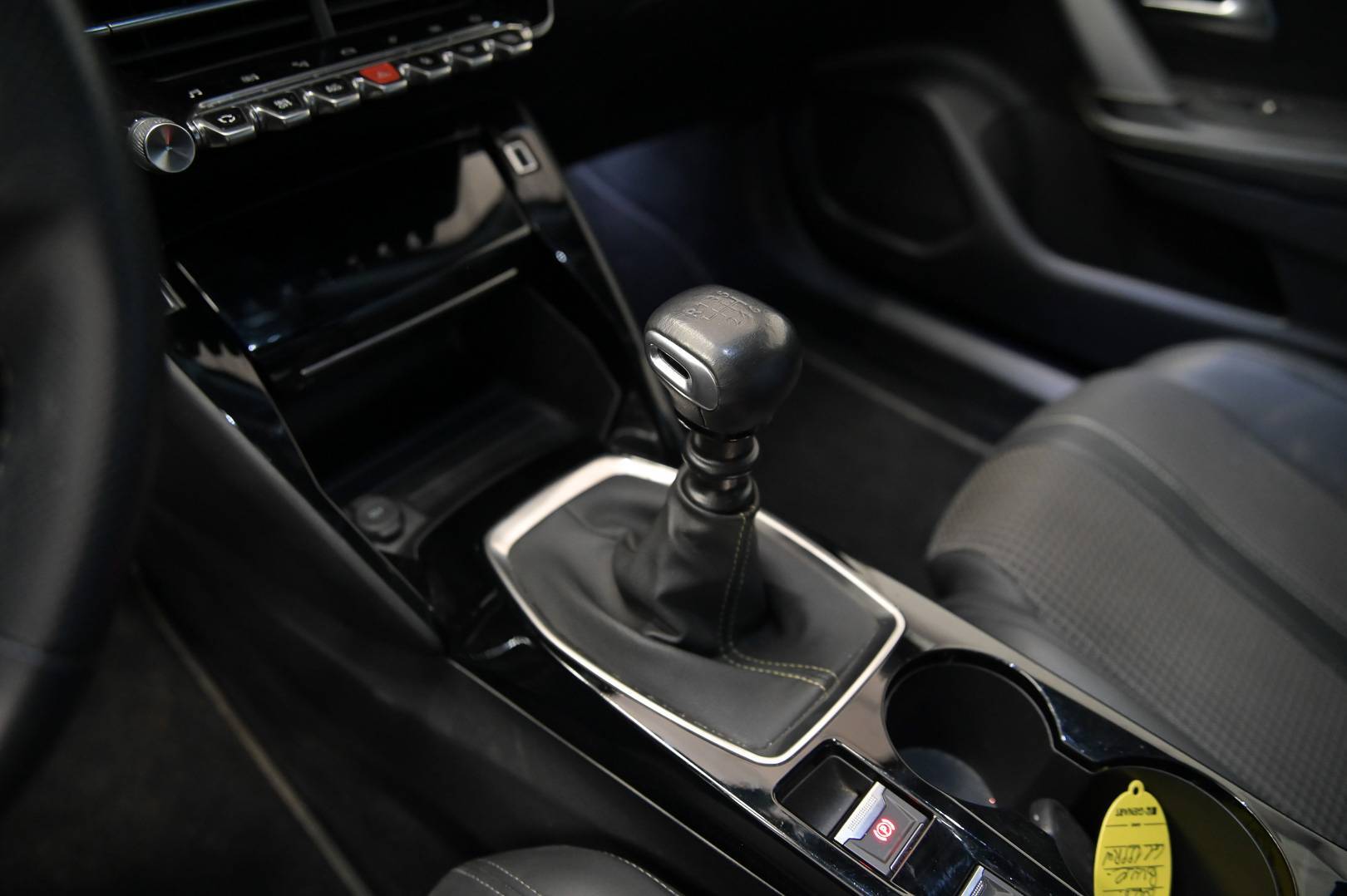 PEUGEOT 2008 - Foto 14