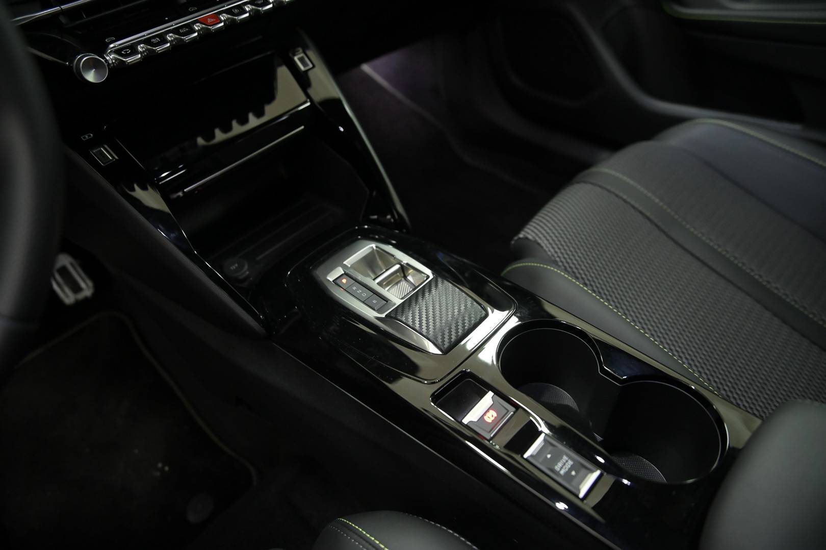 PEUGEOT 2008 - Foto 14