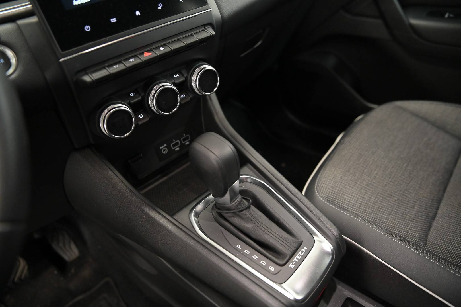 RENAULT Captur - Foto 19