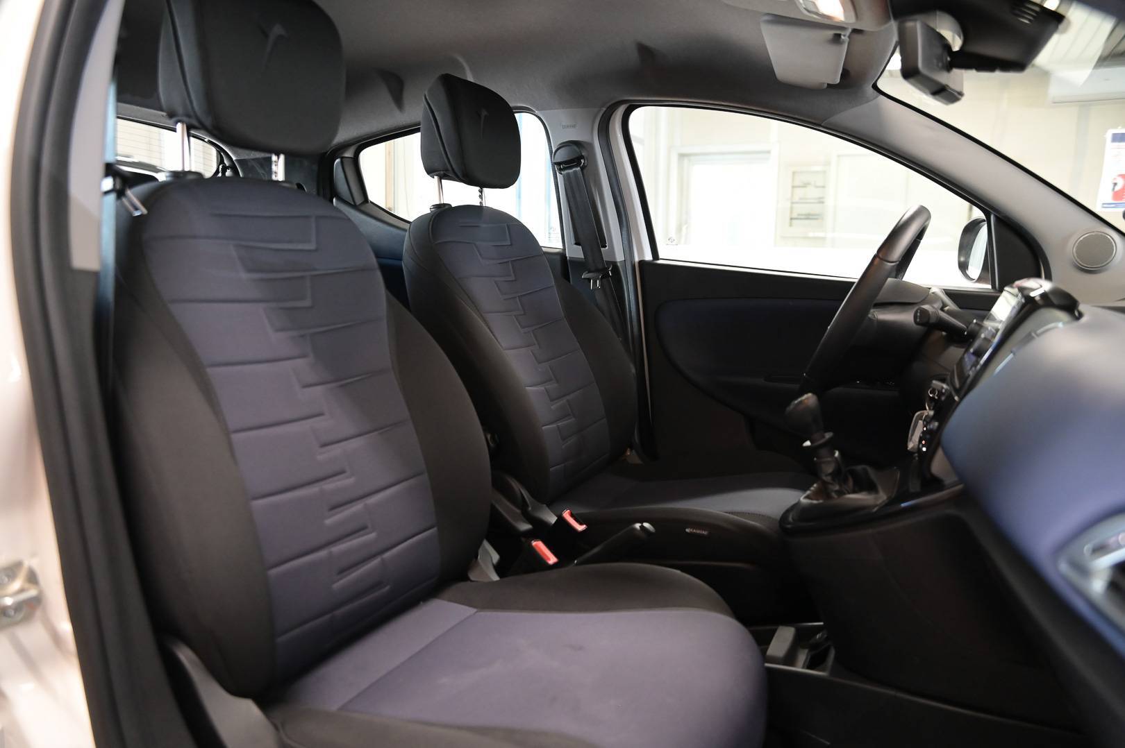 LANCIA Ypsilon - Foto 21