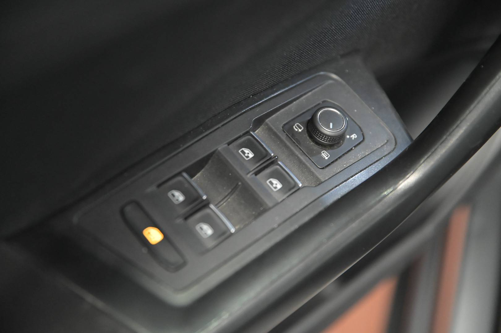 VOLKSWAGEN T-Roc - Foto 10