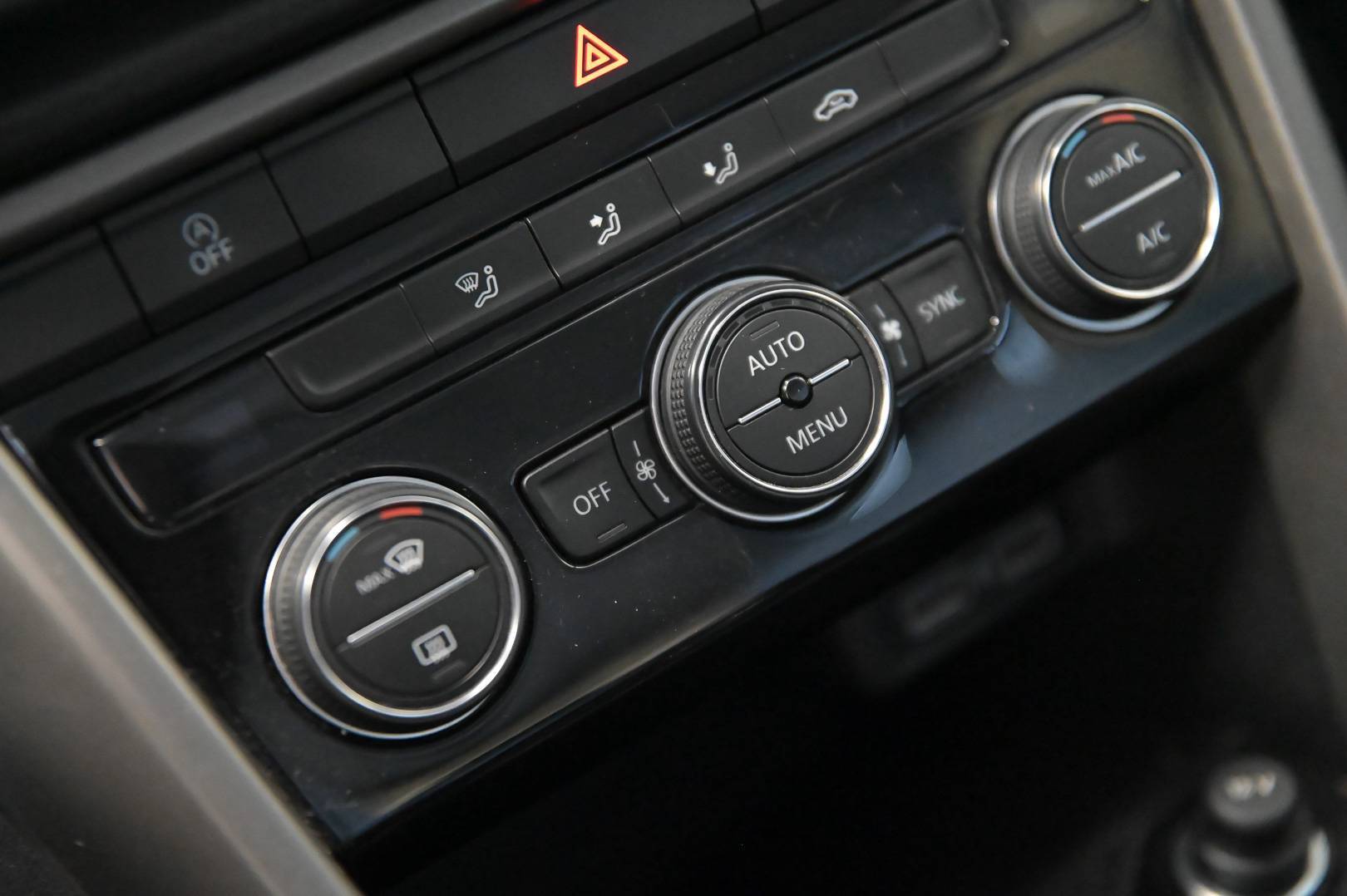 VOLKSWAGEN T-Roc - Foto 22
