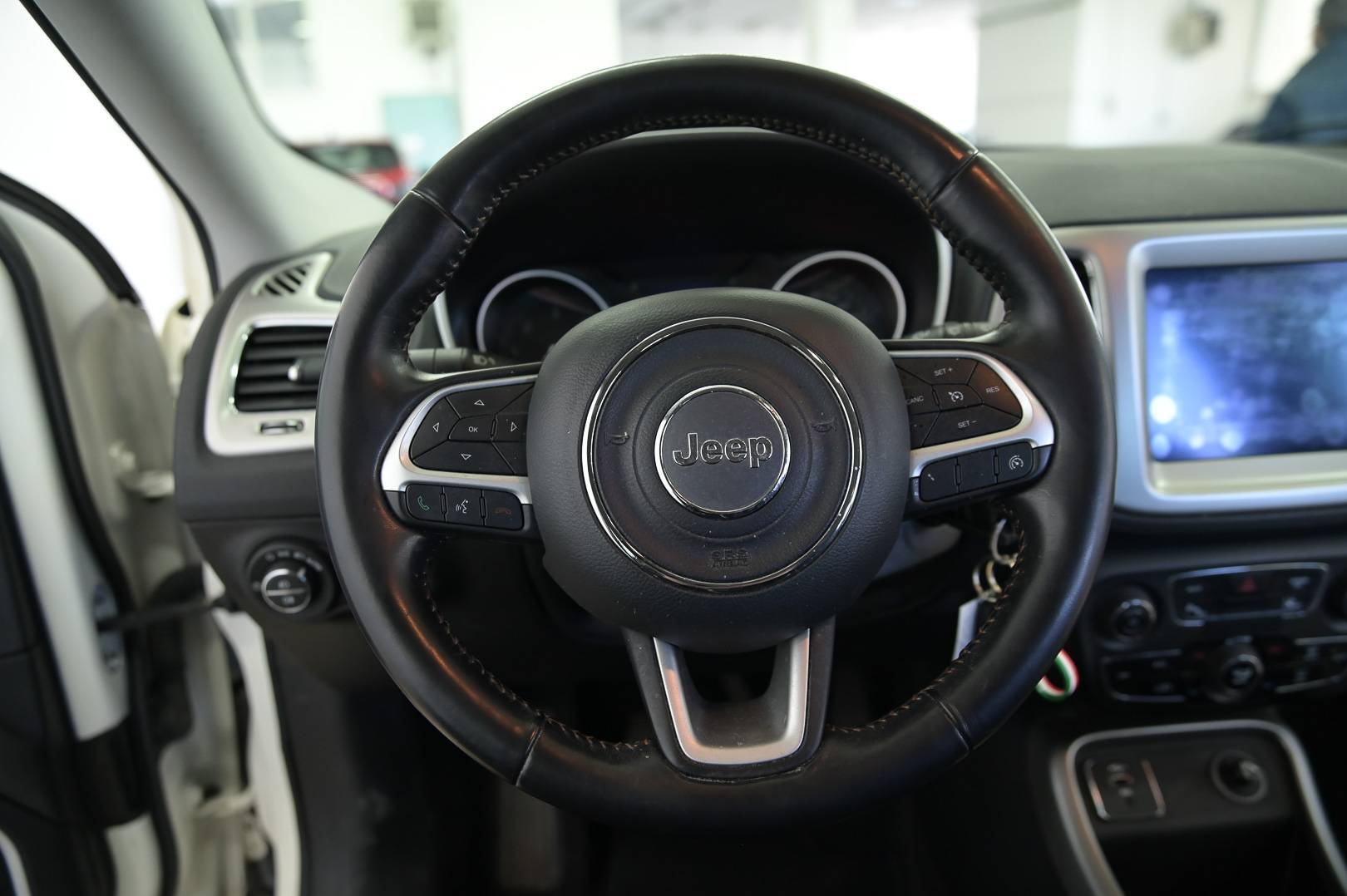 JEEP Compass - Foto 17