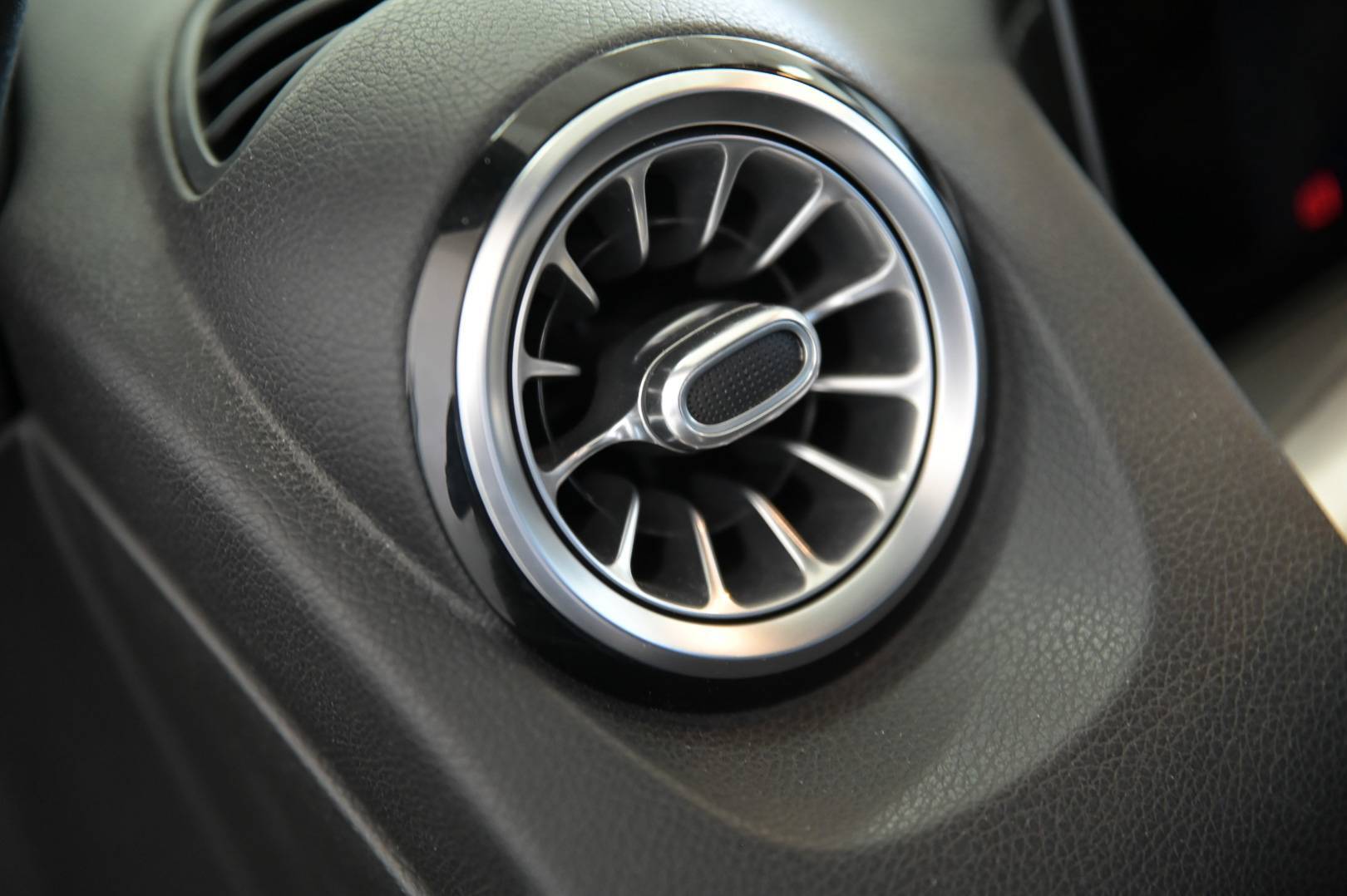 MERCEDES GLB - Foto 12