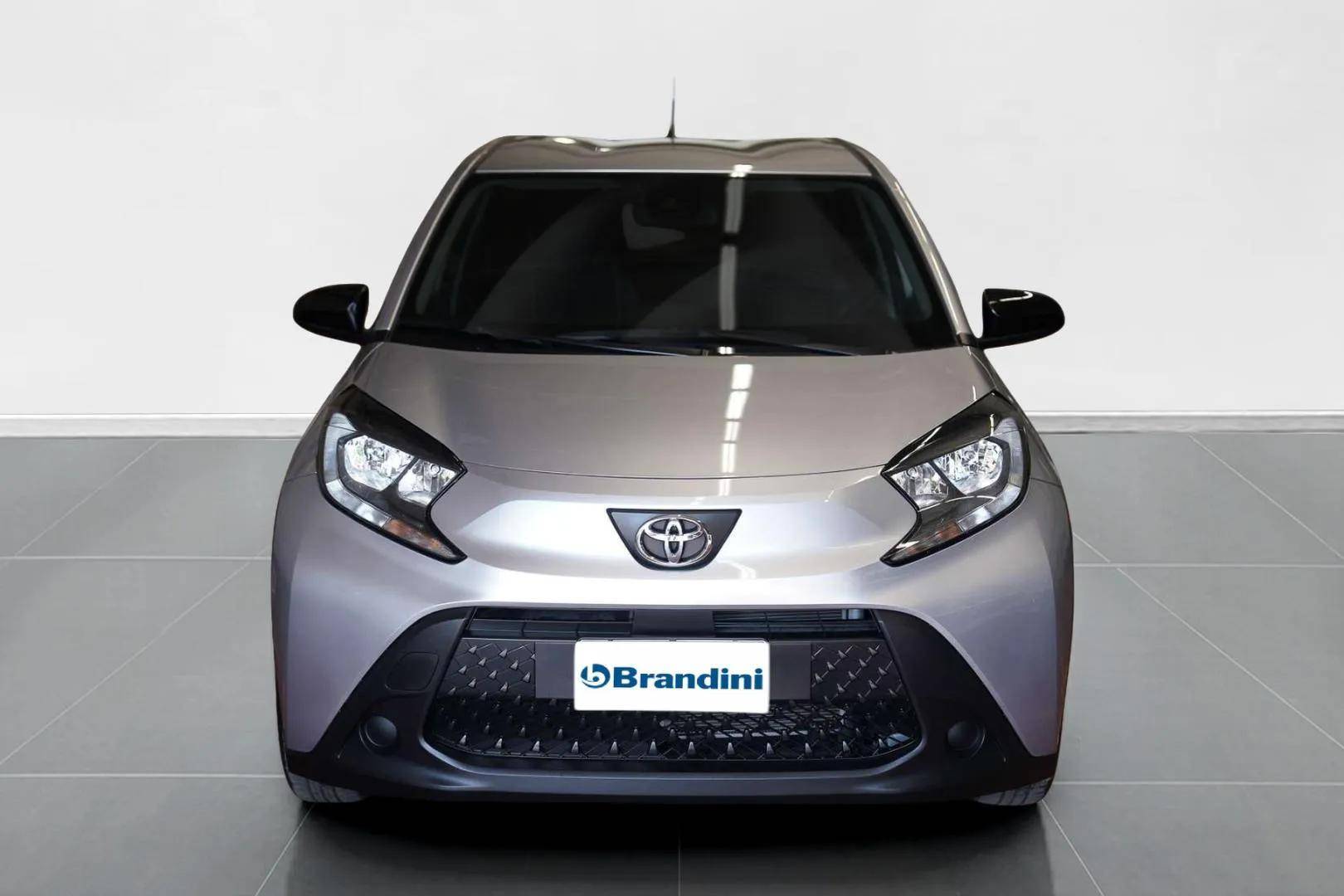 TOYOTA Aygo - Foto 2