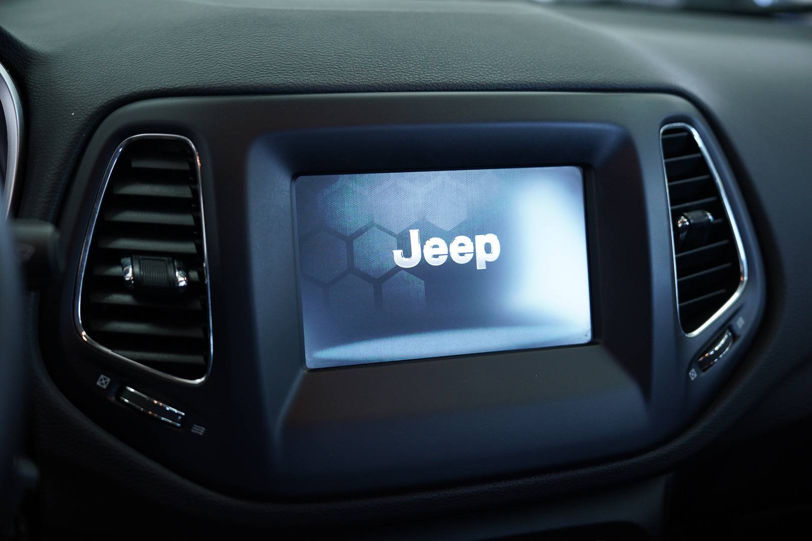 JEEP Compass - Foto 16