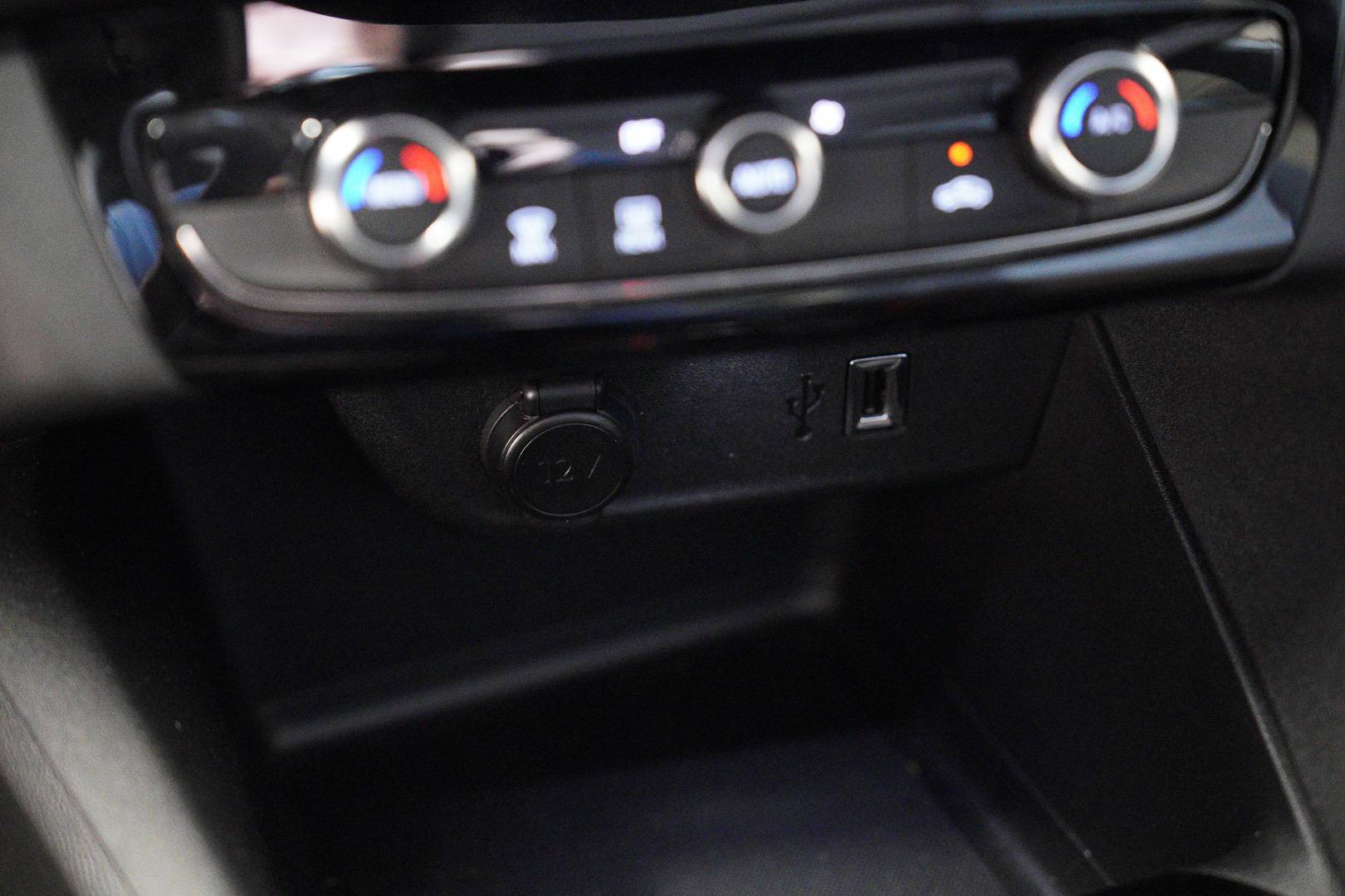 OPEL Corsa - Foto 18