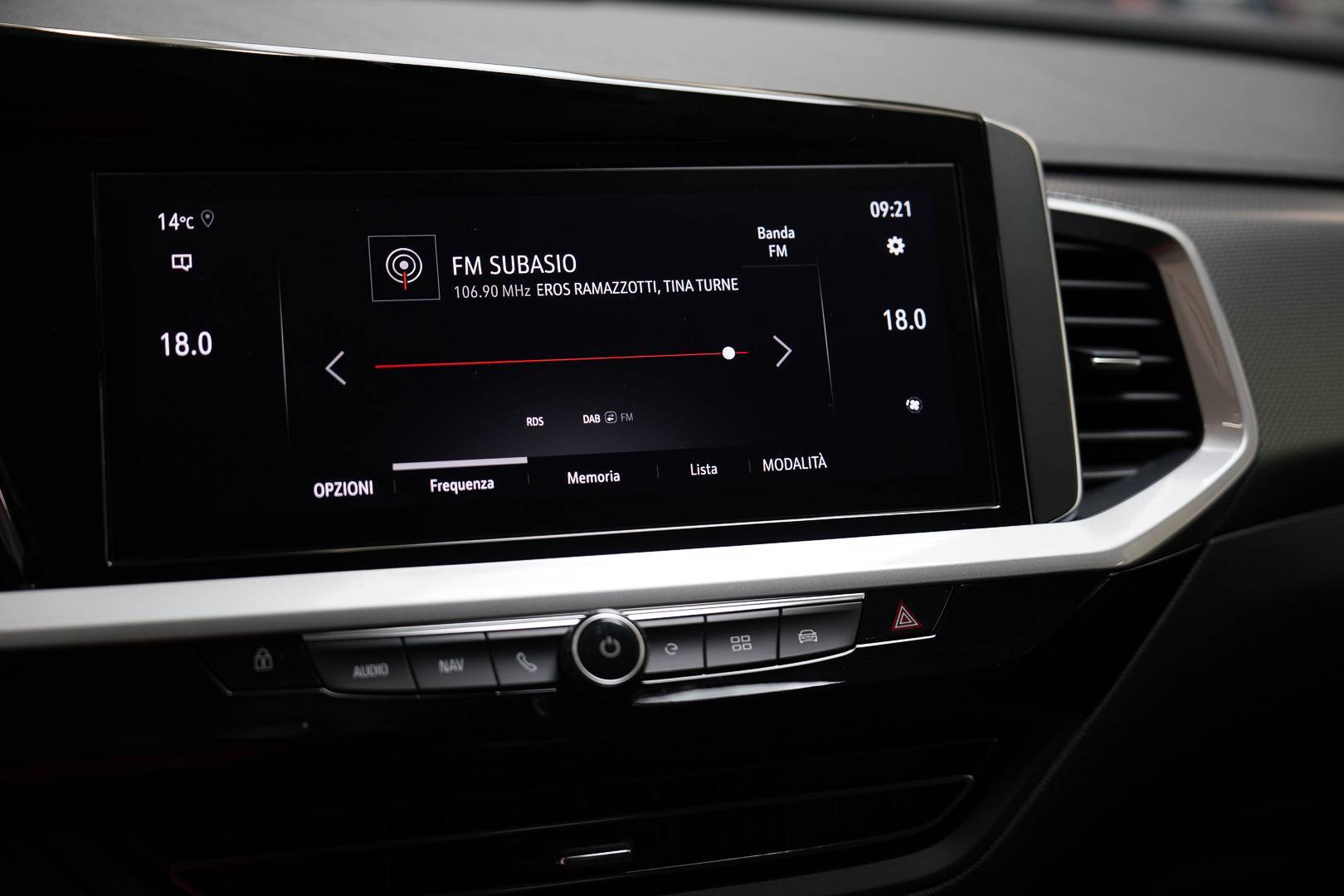 OPEL Grandland - Foto 15