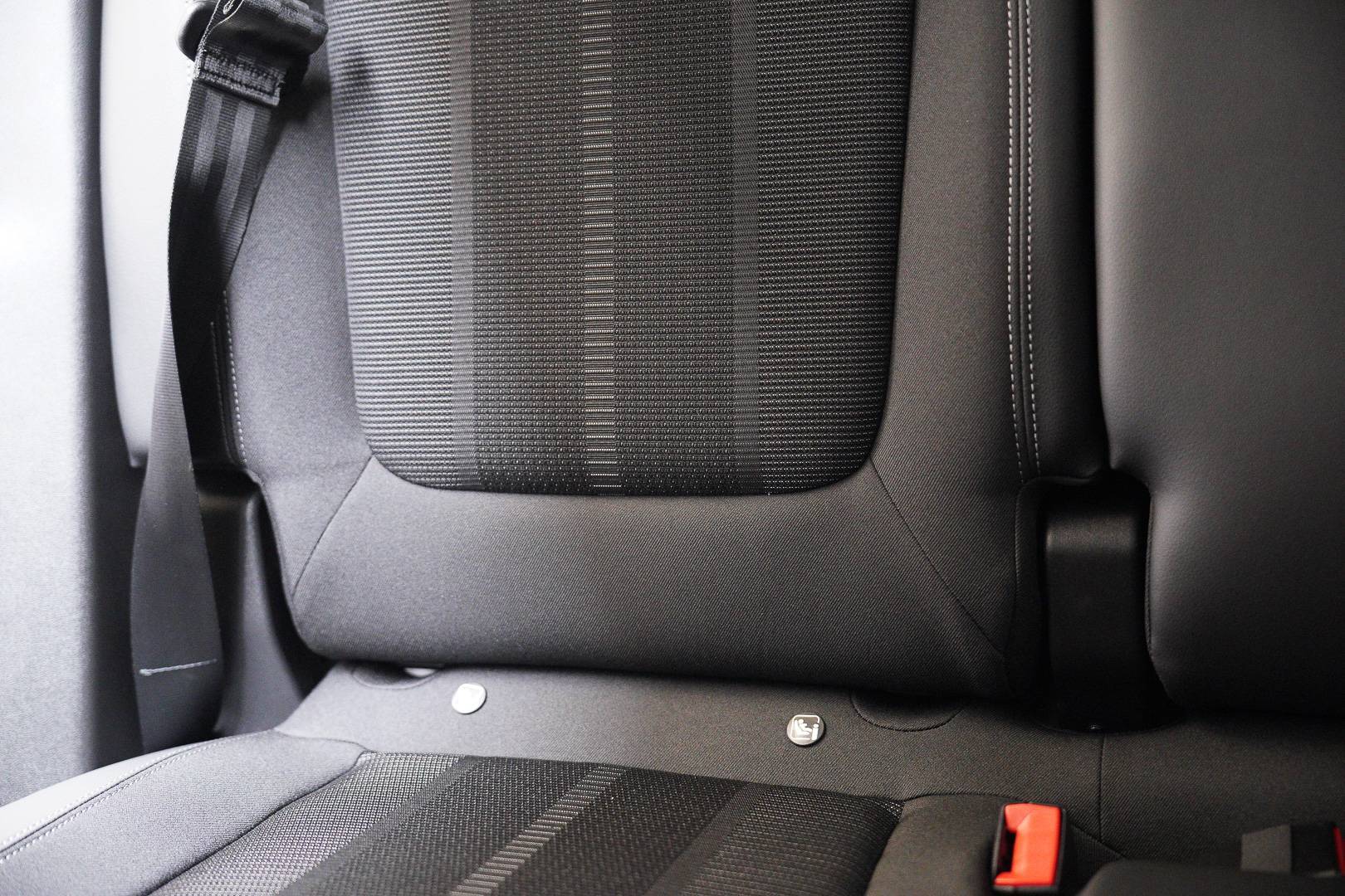 OPEL Grandland - Foto 23