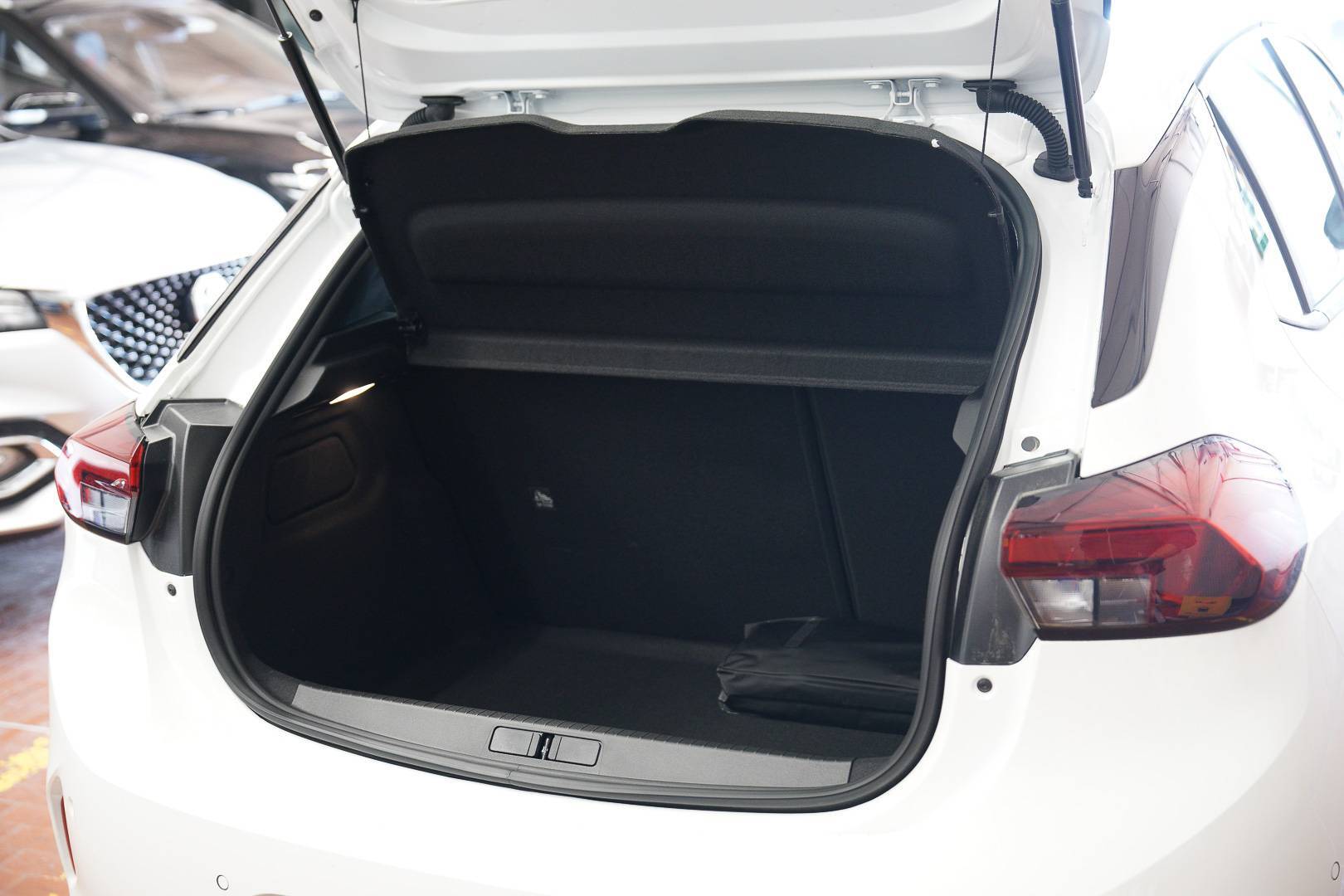 OPEL Corsa - Foto 9