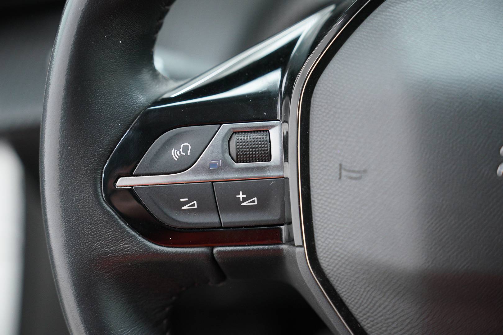 PEUGEOT 2008 - Foto 12