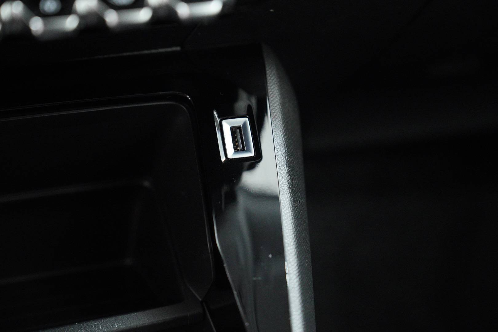 PEUGEOT 2008 - Foto 17
