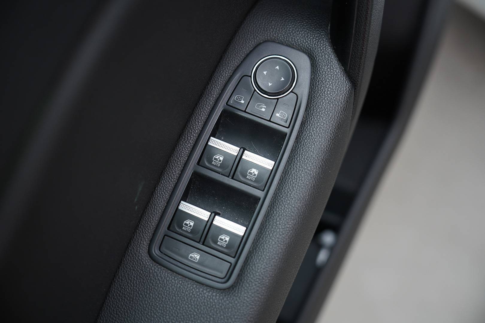 RENAULT Captur - Foto 10