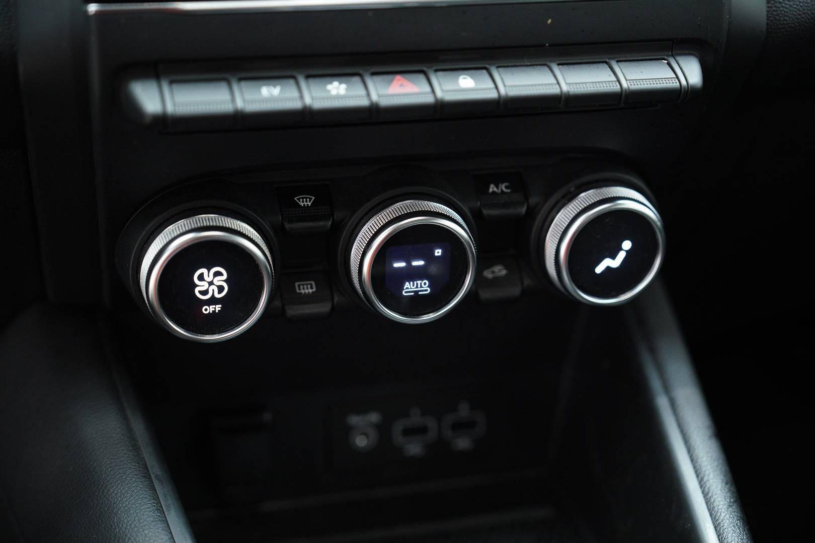 RENAULT Captur - Foto 17