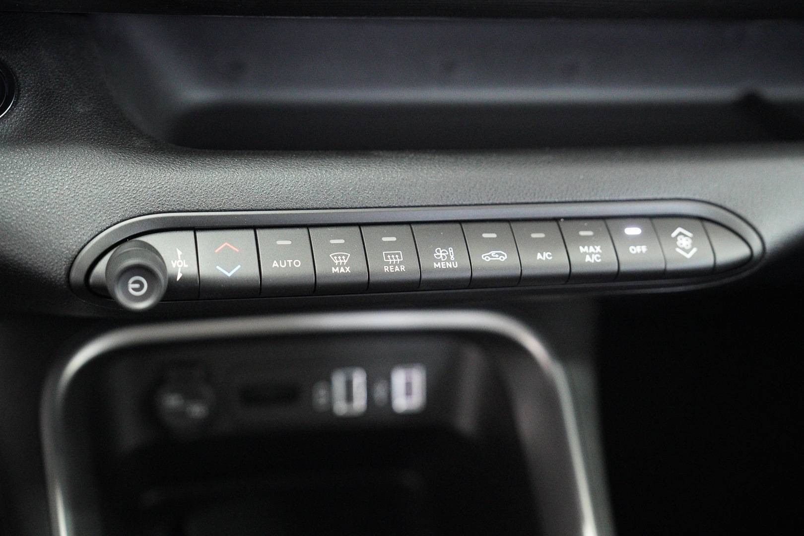 JEEP Avenger - Foto 18
