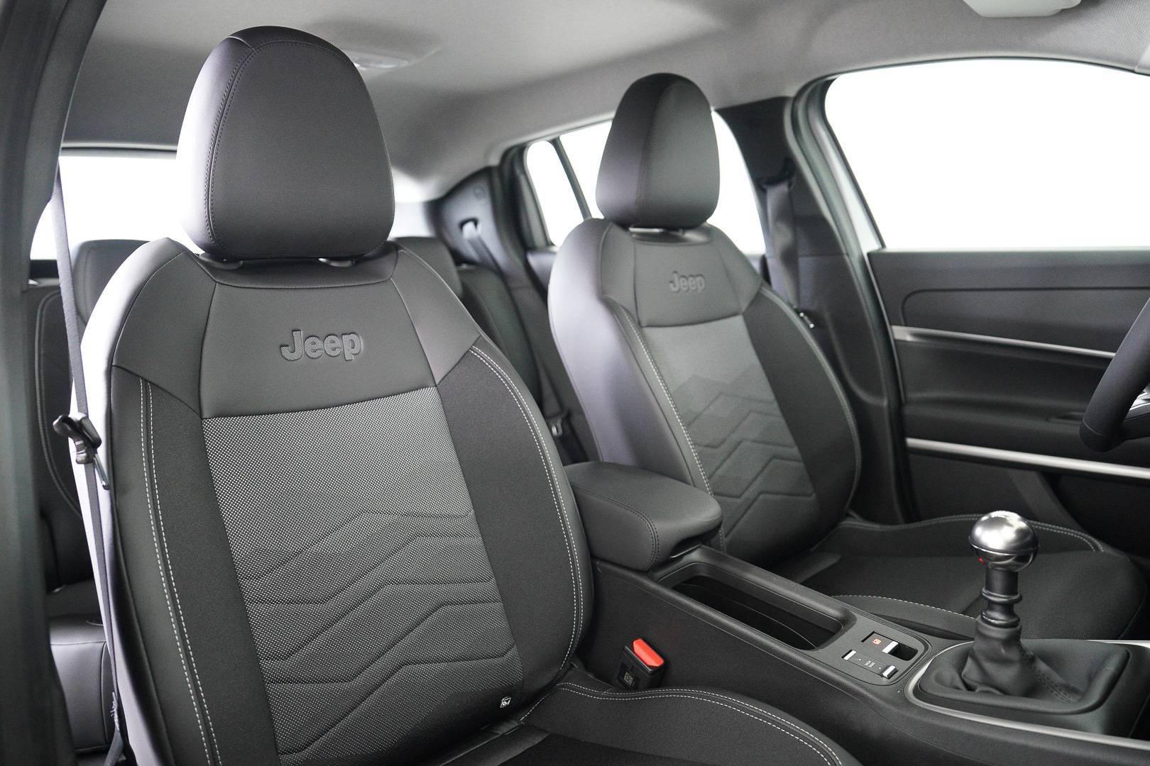 JEEP Avenger - Foto 23
