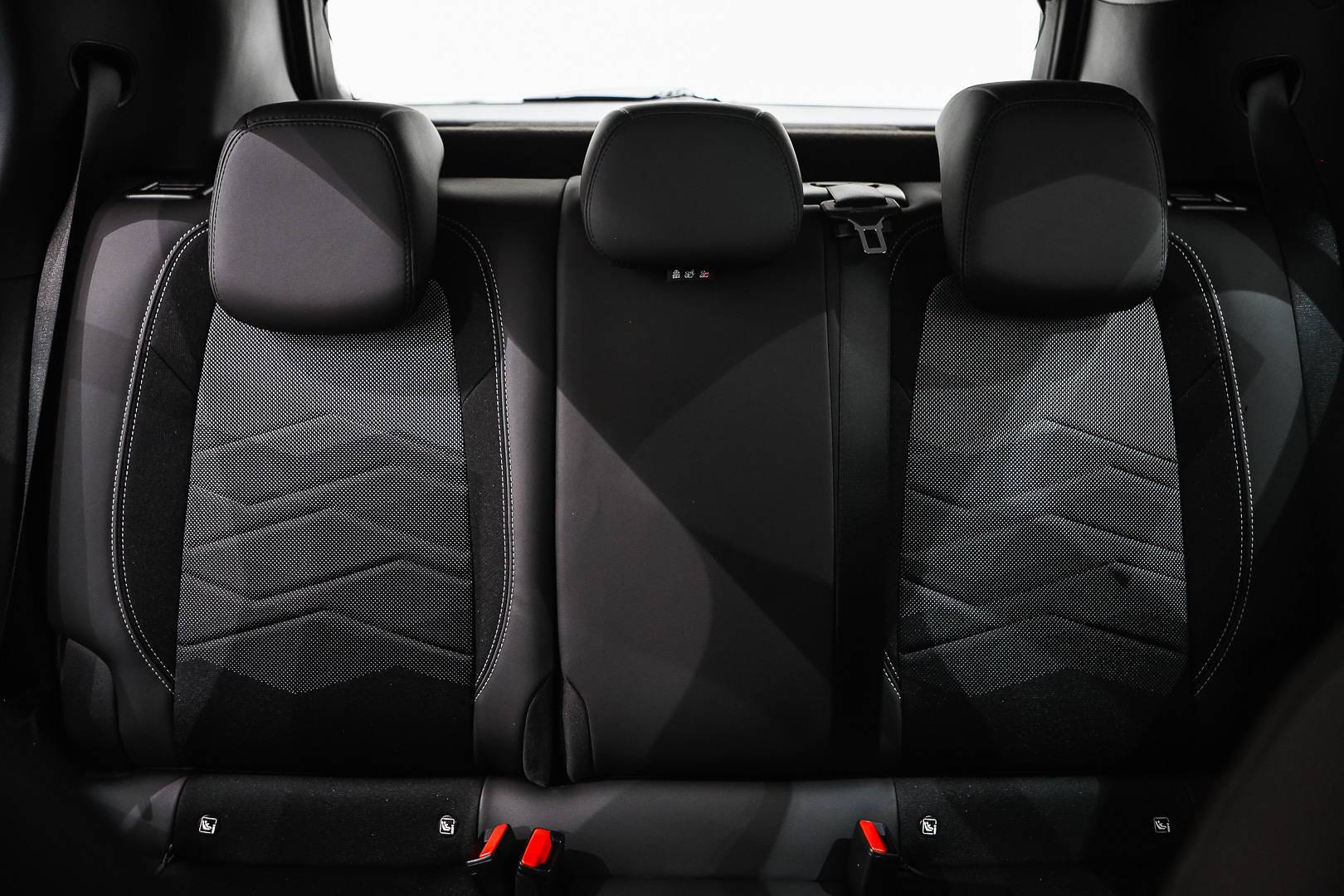 JEEP Avenger - Foto 23