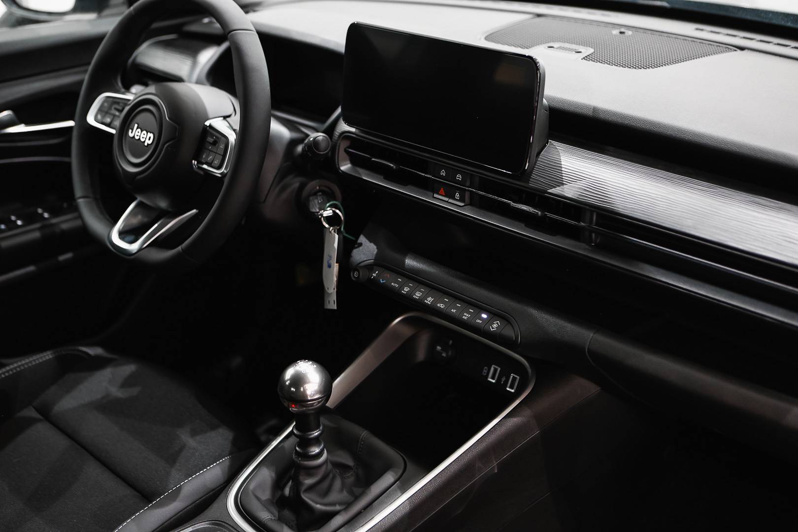 JEEP Avenger - Foto 25