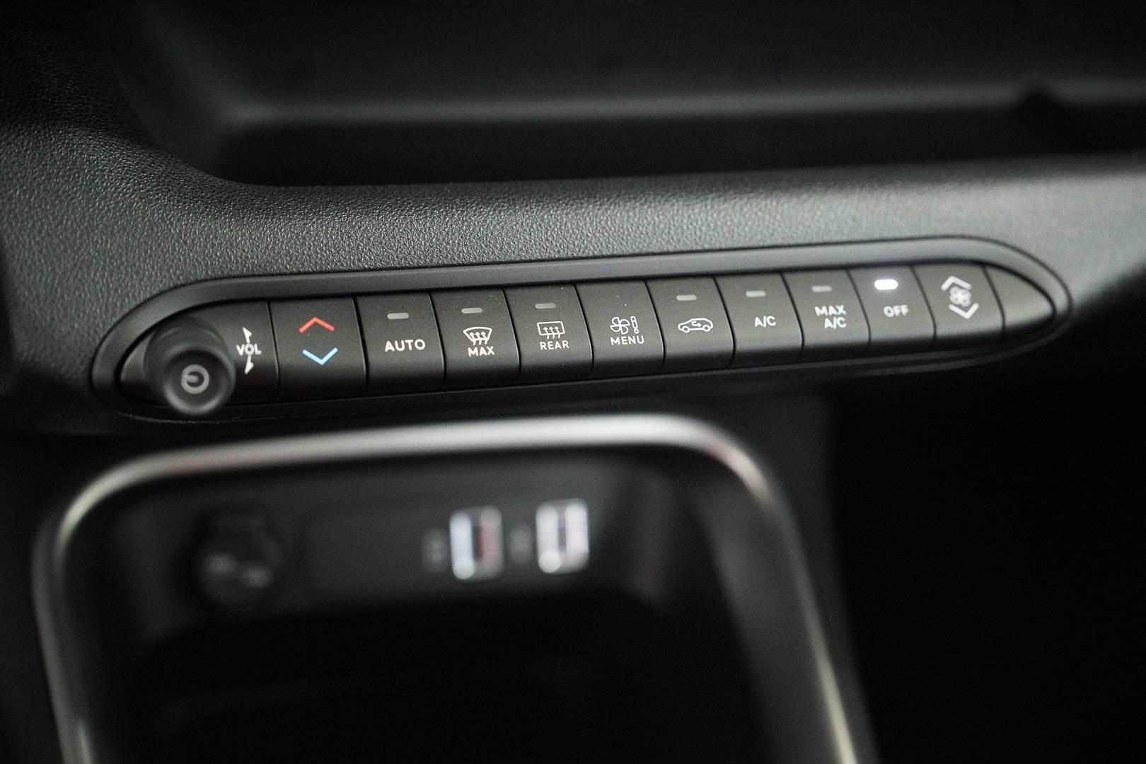 JEEP Avenger - Foto 16