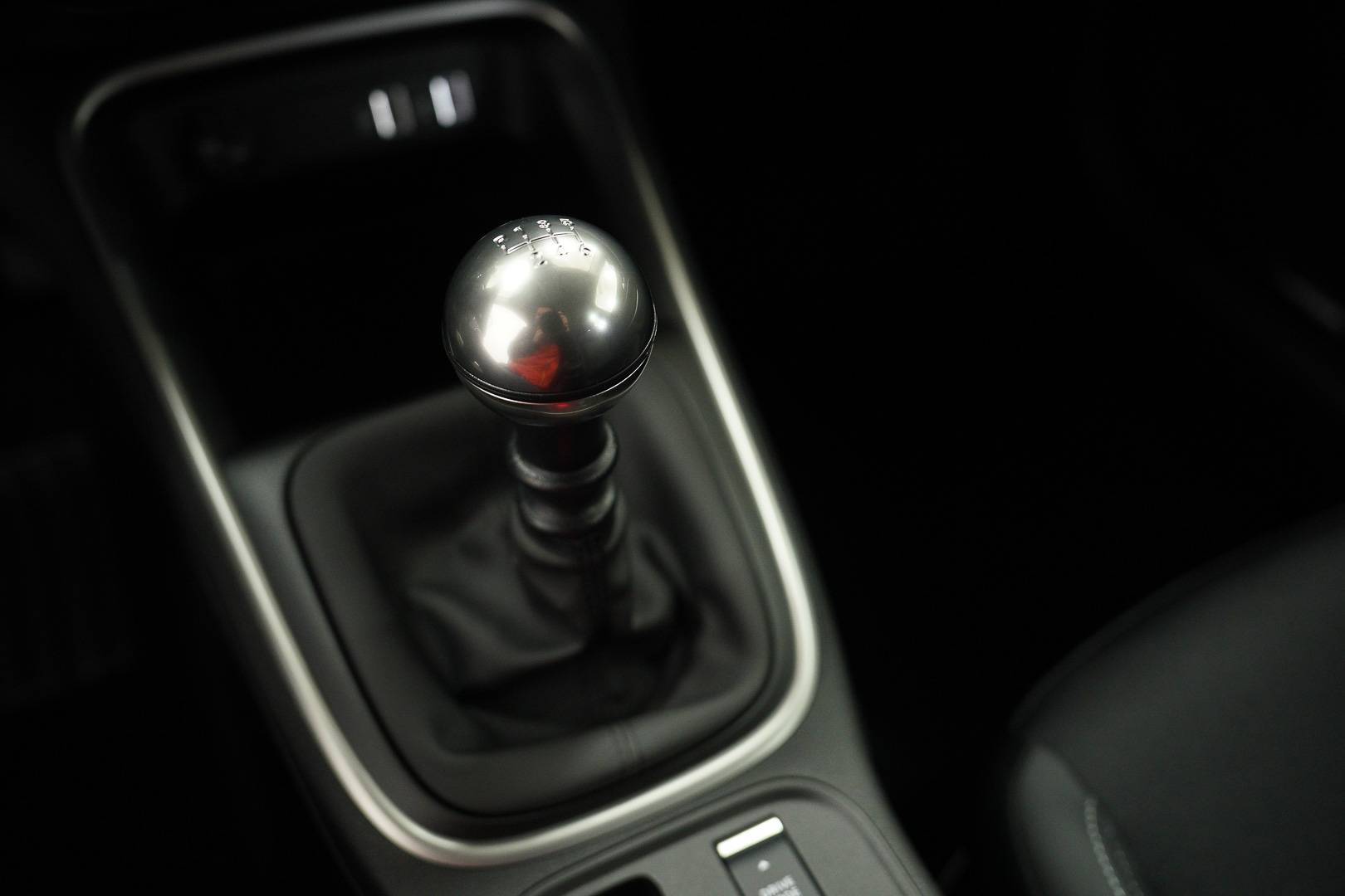 JEEP Avenger - Foto 18
