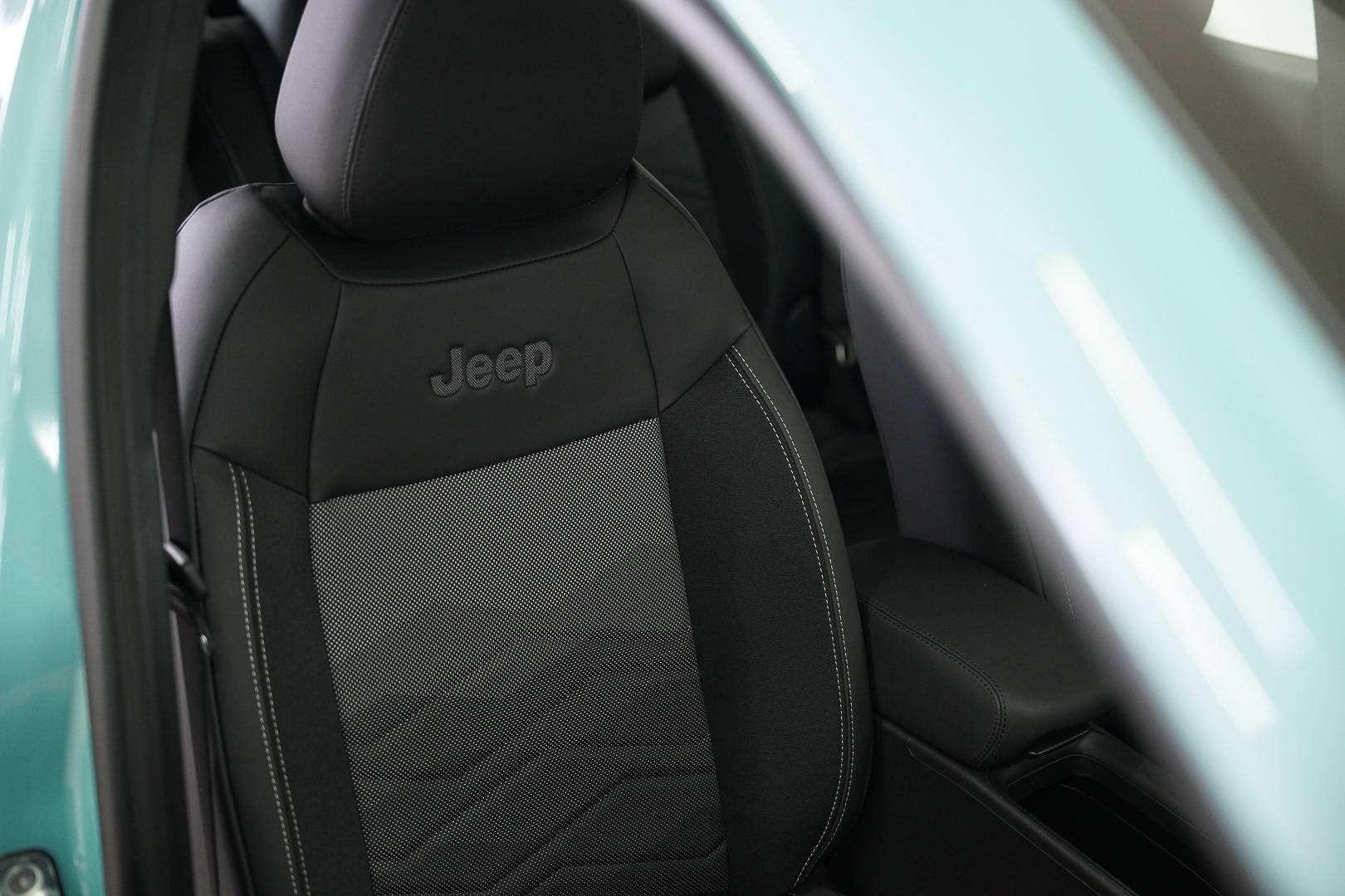 JEEP Avenger - Foto 22