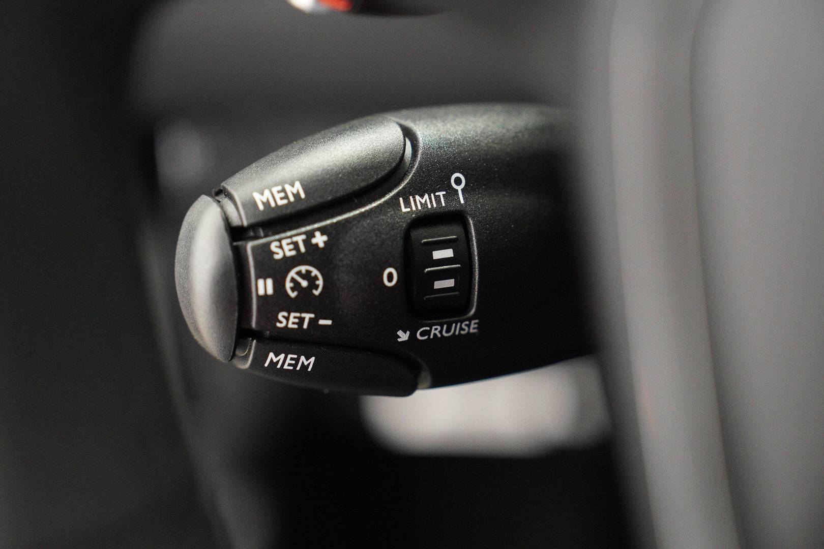 PEUGEOT 2008 - Foto 14