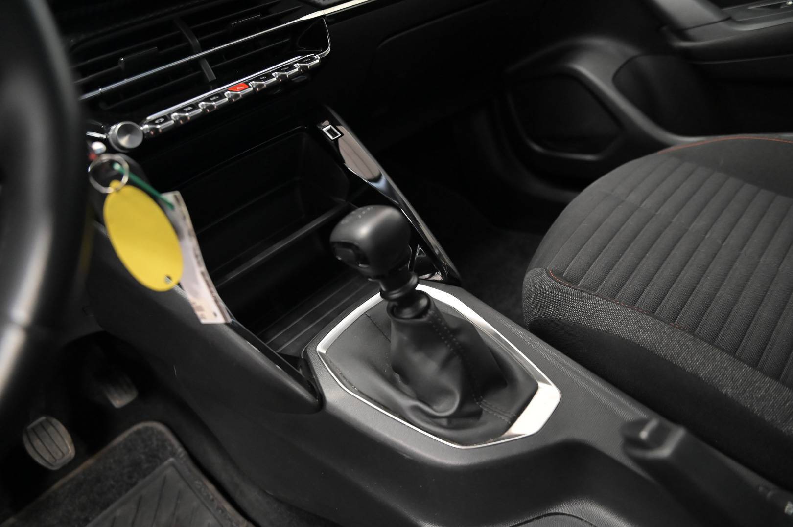 PEUGEOT 2008 - Foto 14