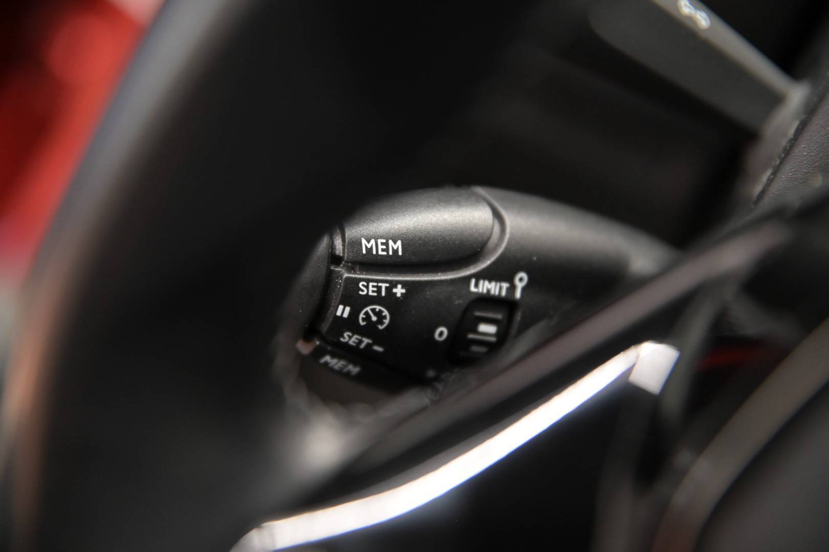 PEUGEOT 2008 - Foto 19