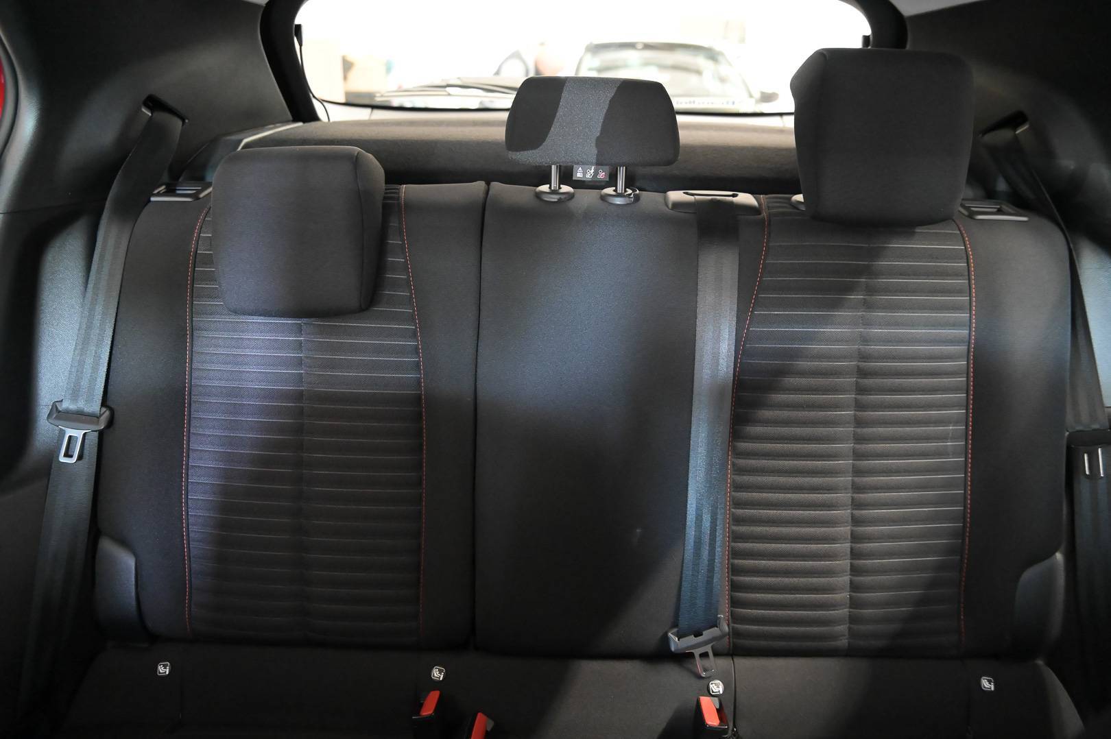 PEUGEOT 2008 - Foto 25