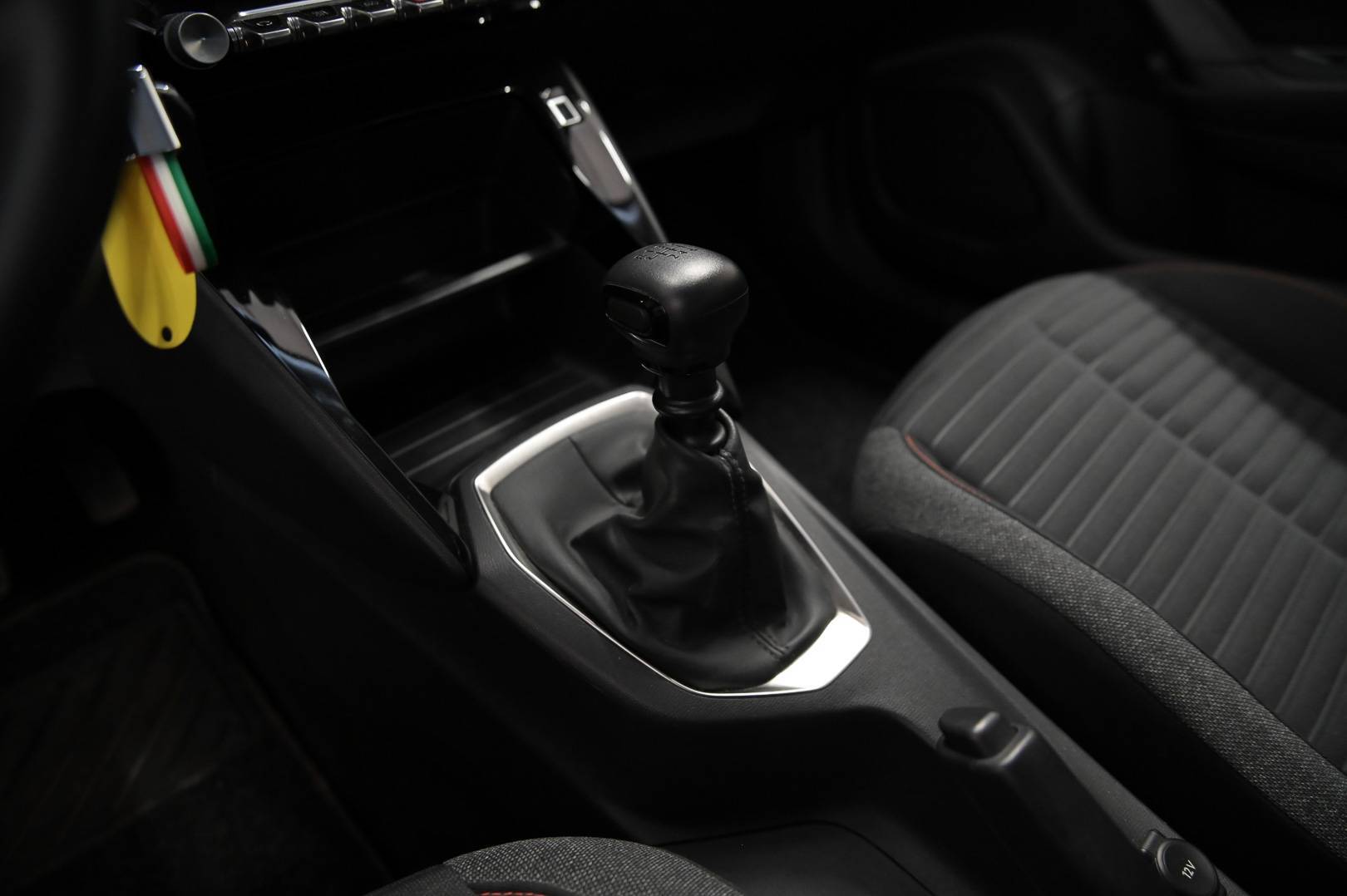 PEUGEOT 2008 - Foto 14
