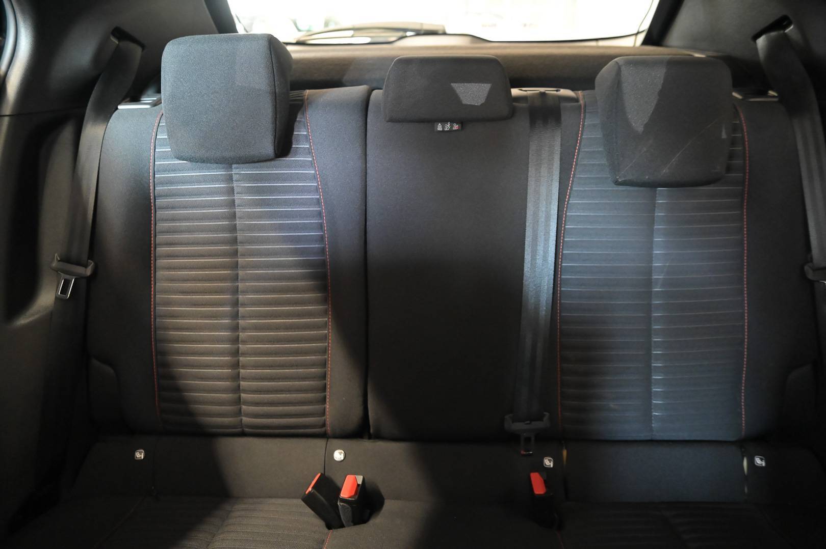 PEUGEOT 2008 - Foto 25