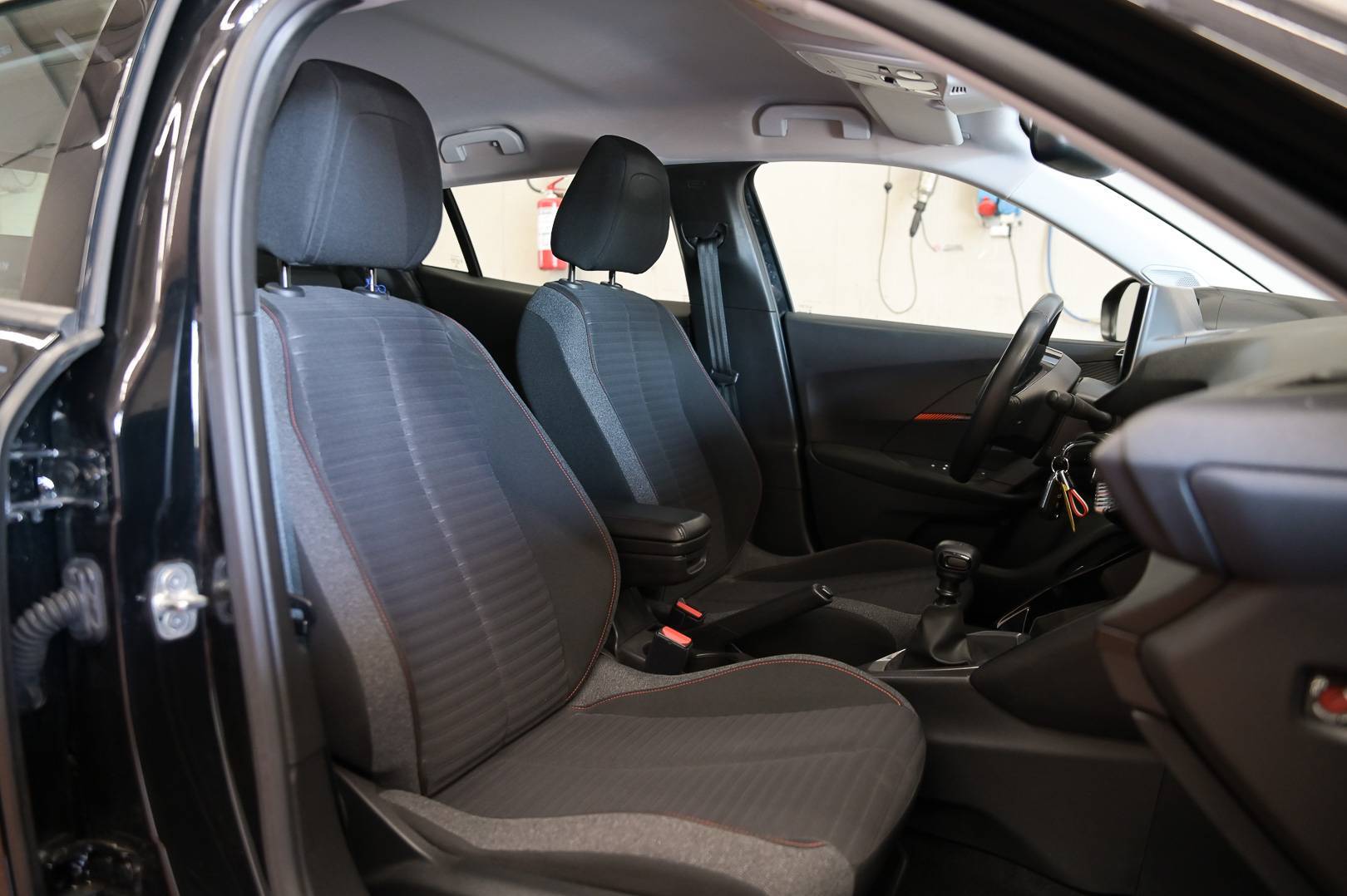 PEUGEOT 2008 - Foto 27