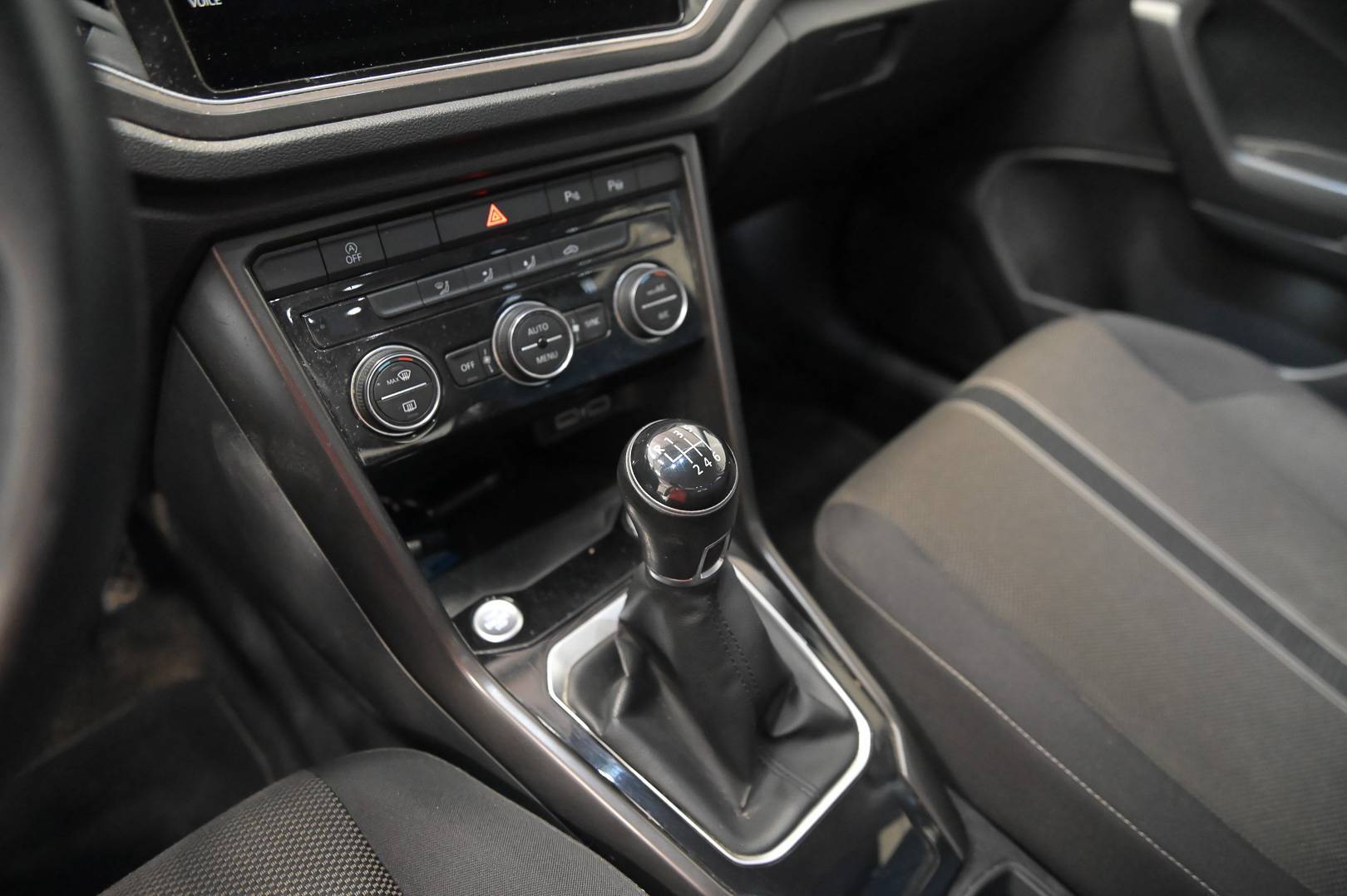 VOLKSWAGEN T-Roc - Foto 15