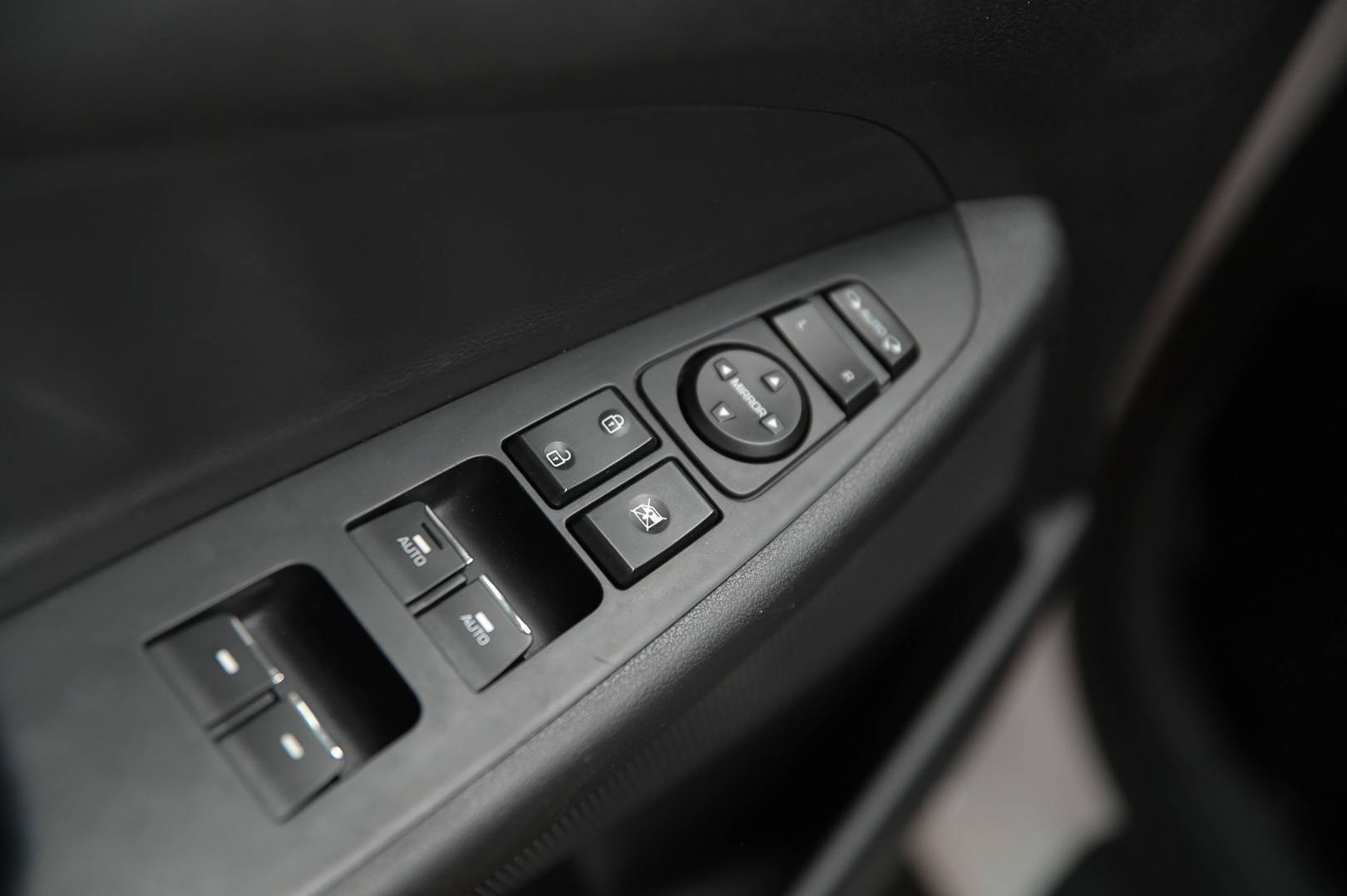 HYUNDAI Tucson - Foto 10