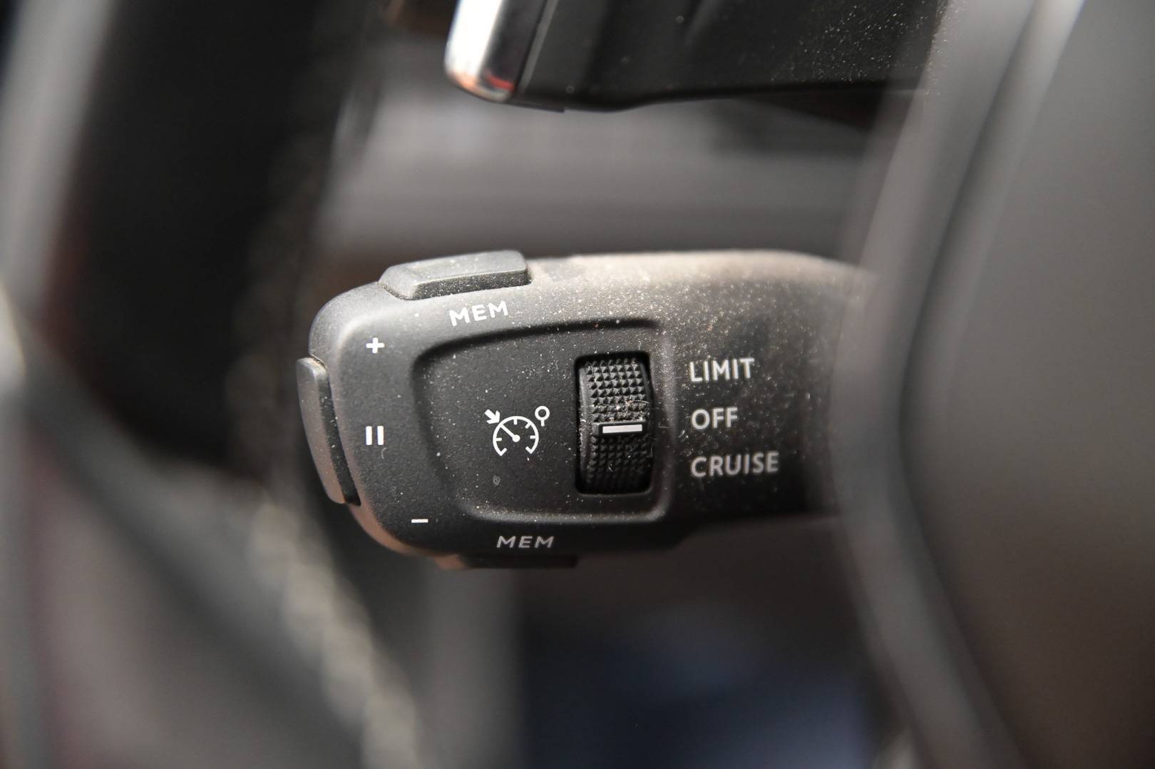 PEUGEOT 3008 - Foto 18