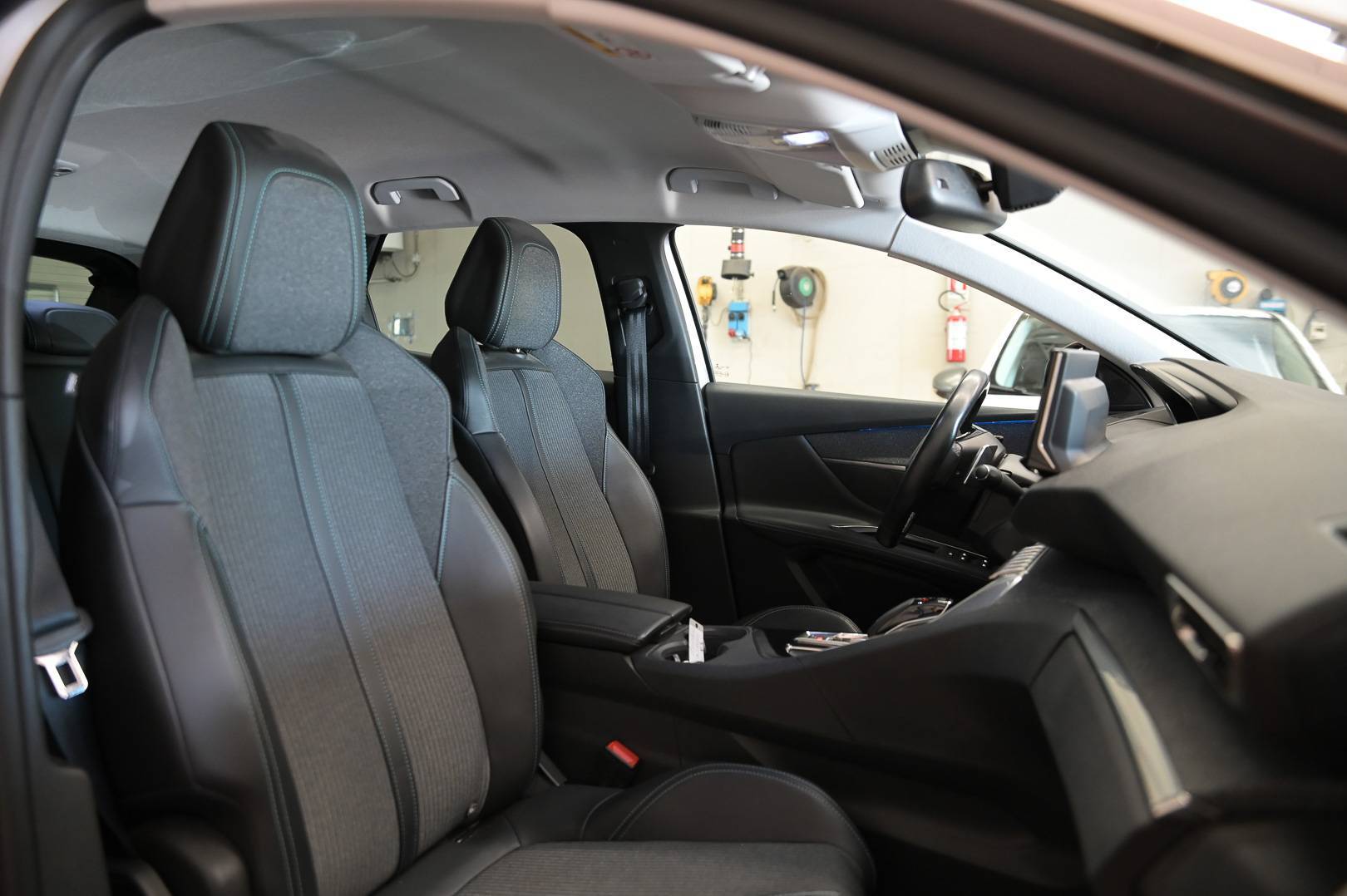 PEUGEOT 3008 - Foto 27