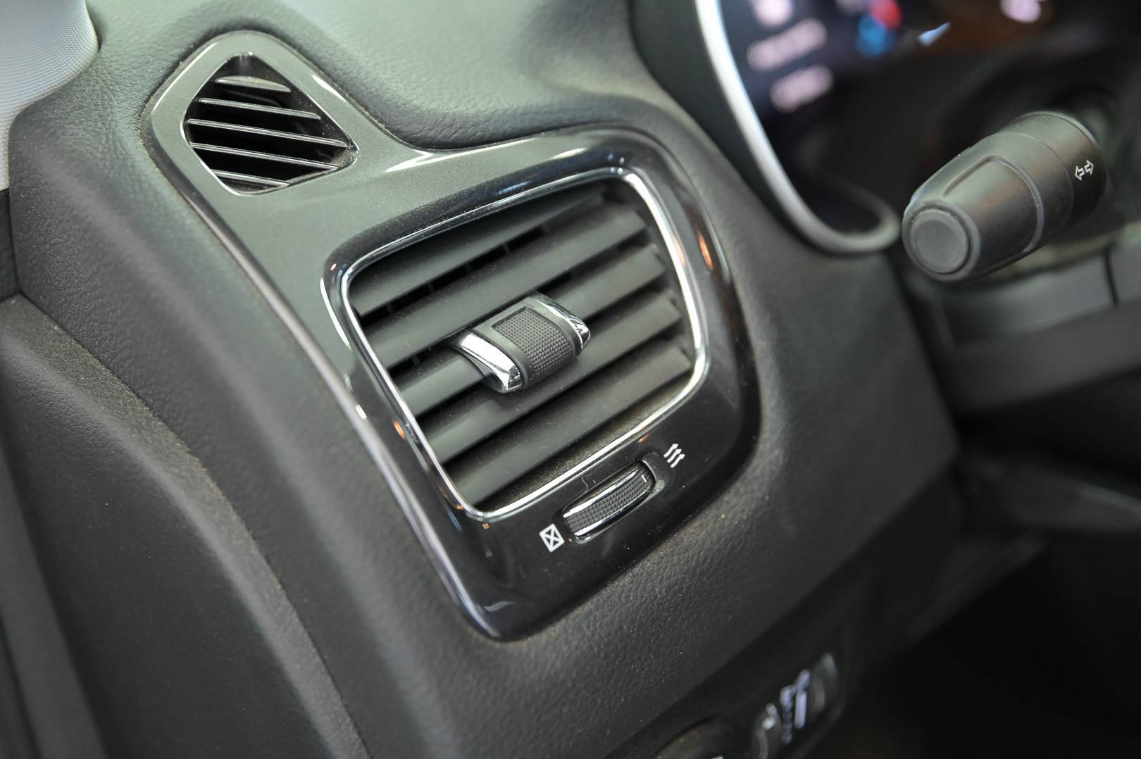JEEP Compass - Foto 11